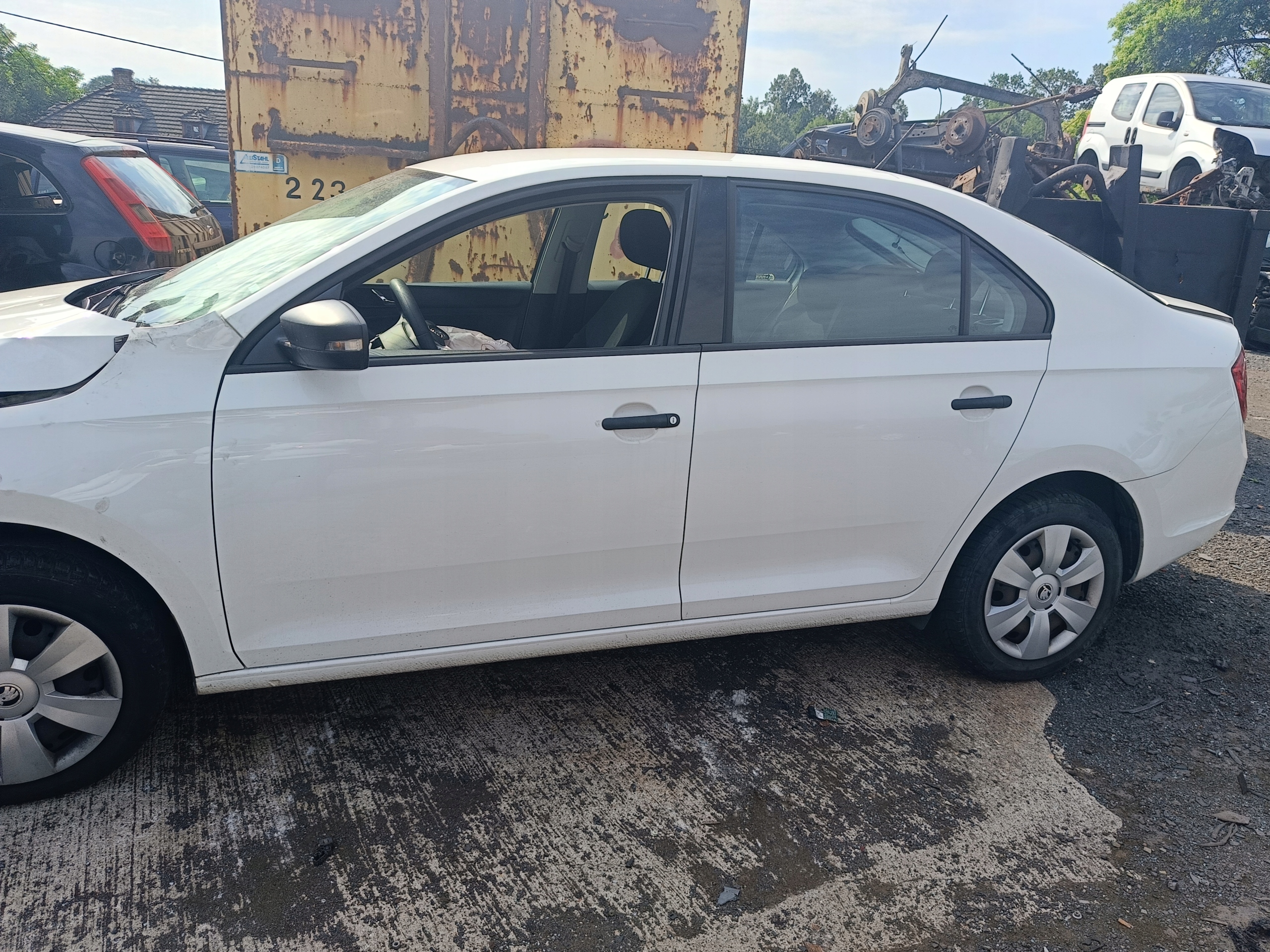 SKODA RAPID LIFTBACK PAS TYŁ WANNA PODŁOGA Producent części Skoda OE