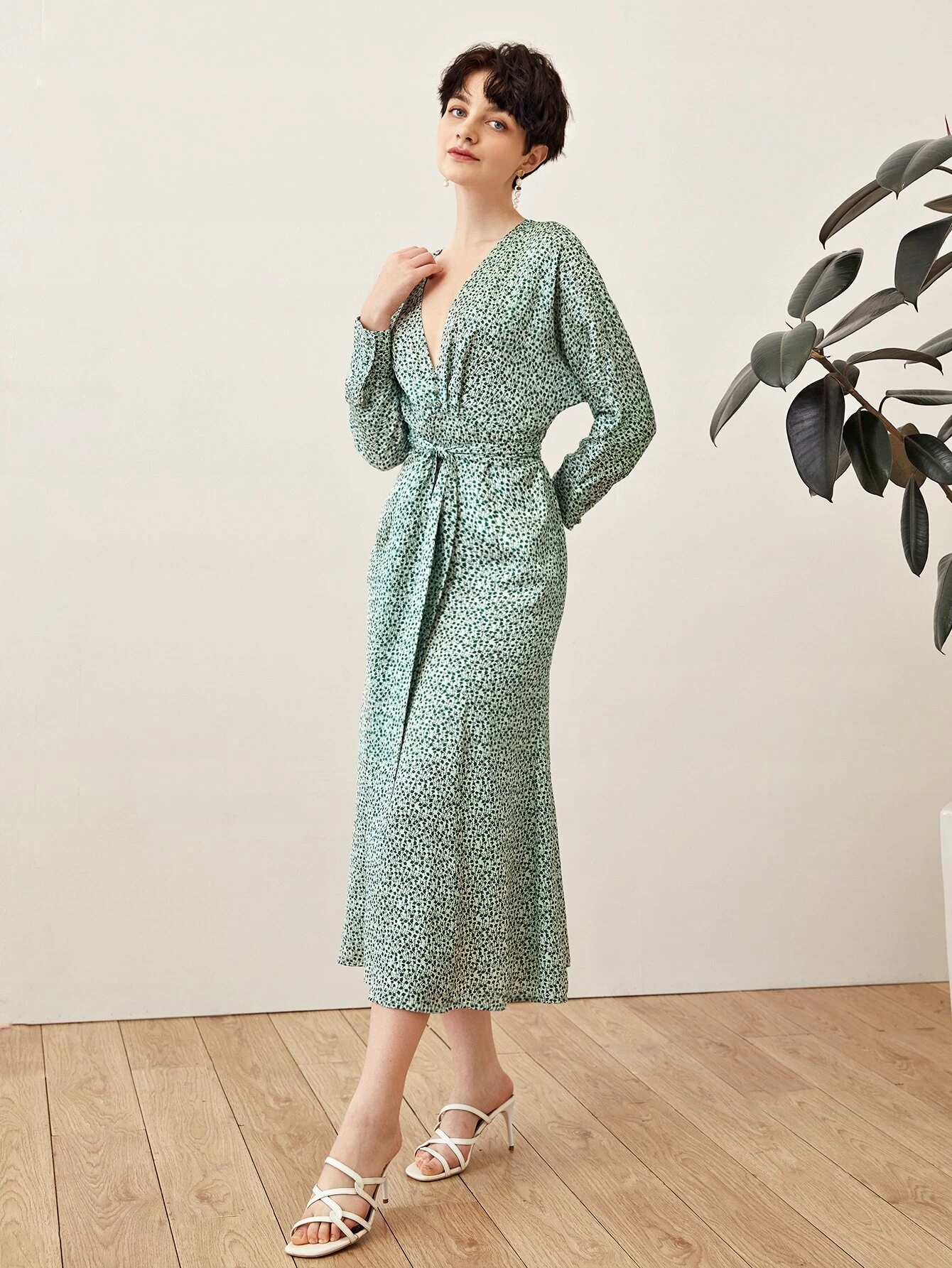 Šaty saténová obálková ditsy boho Xs 34