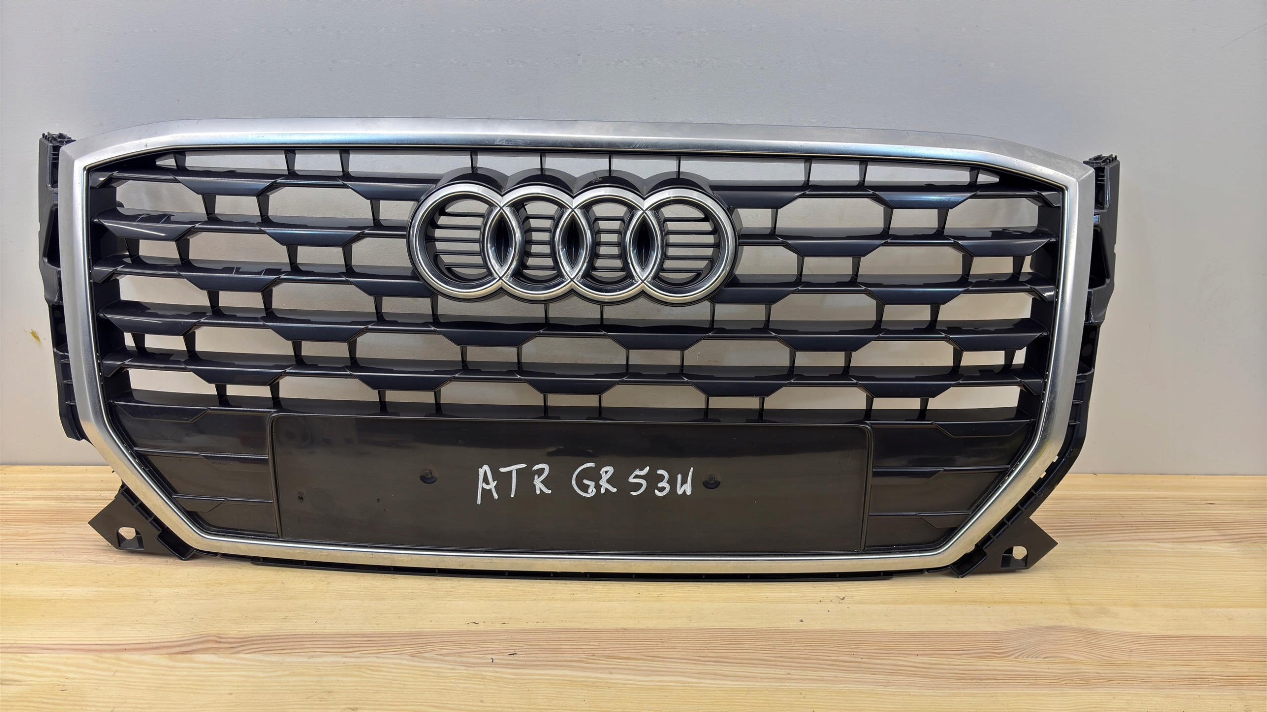 Audi Q2 Kühlergrill FRONTGRILL Kühlergitter 81A8536510A - Thumbnail 1