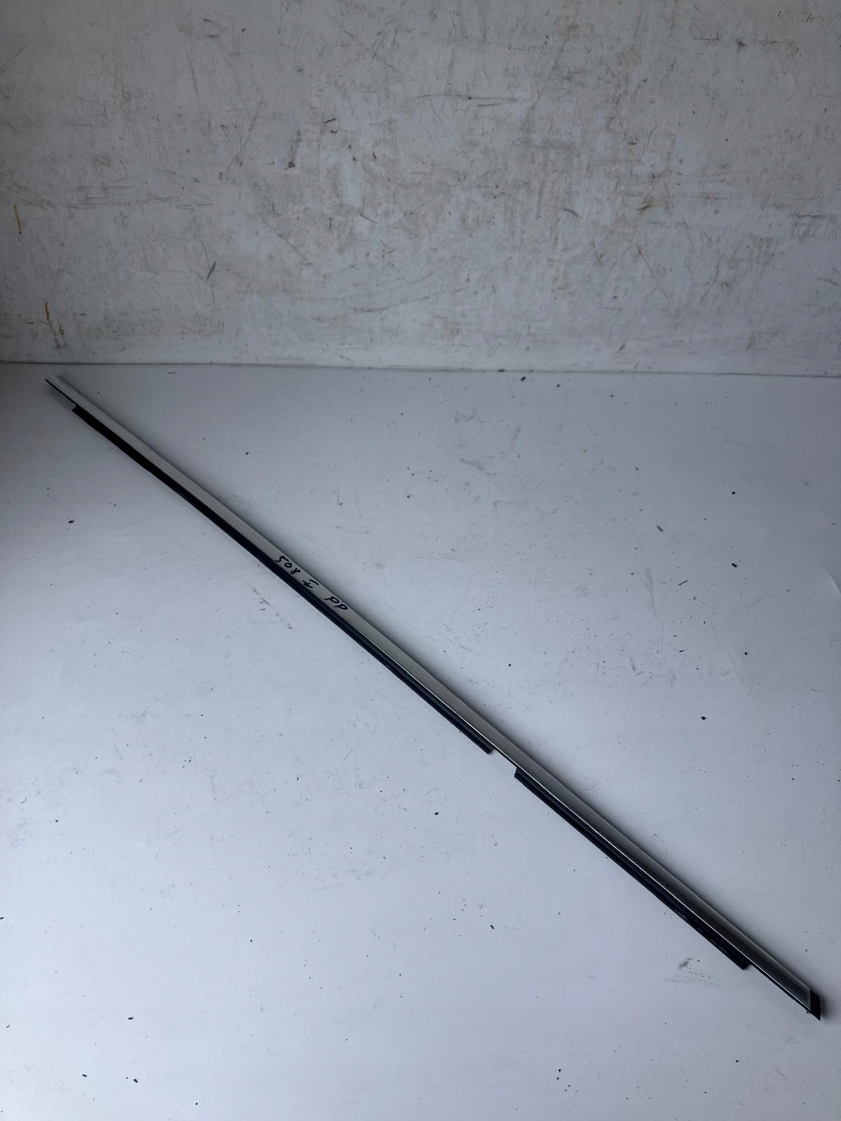 moulding dust door right front PEUGEOT 508 sedan CHROM