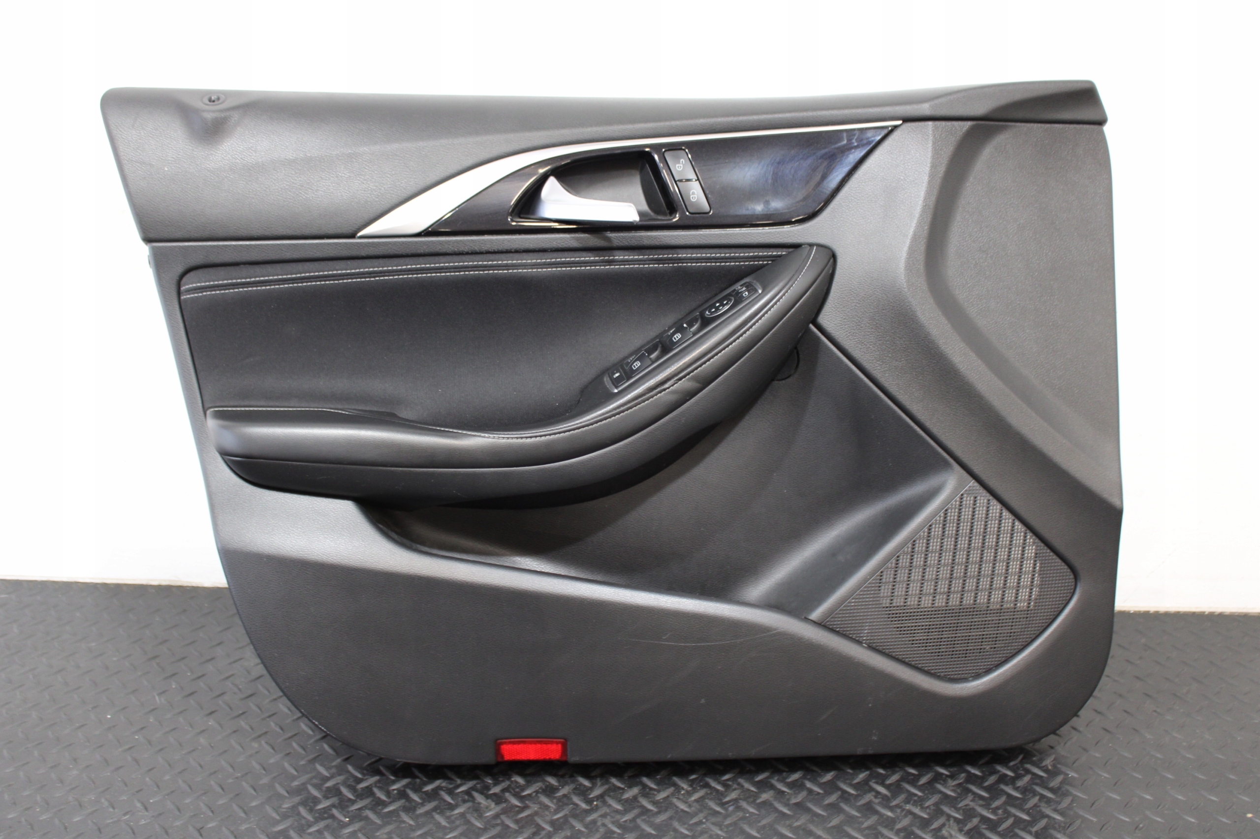 upholstery side door left front left front INFINITI Q30