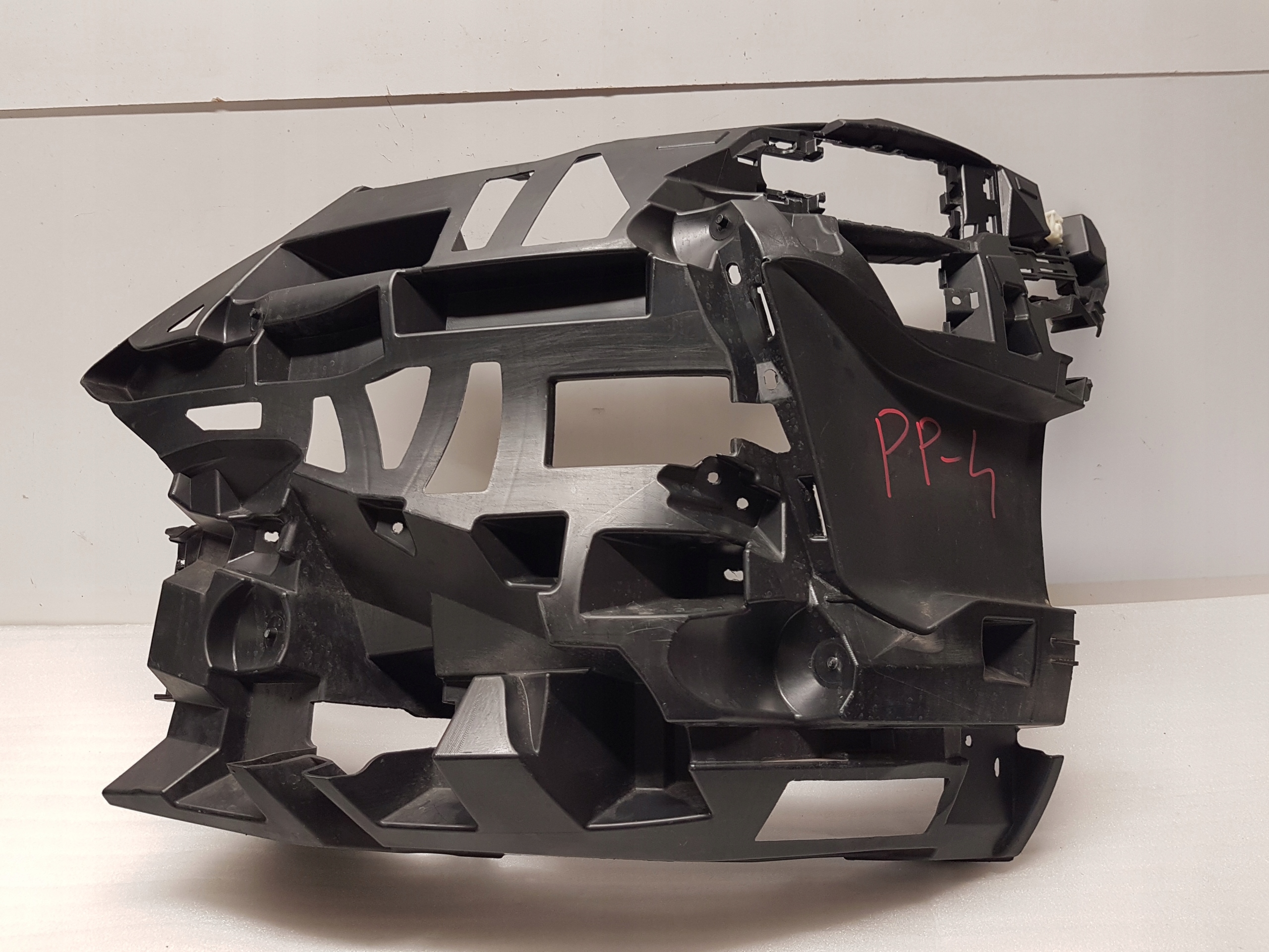 bumper bracket left front BMW 5 G60 G61 9879291