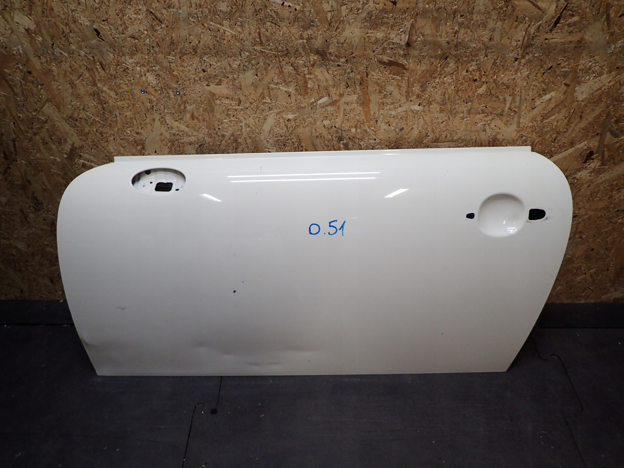 DOOR FRONT LEFT MINI COOPER R56 06