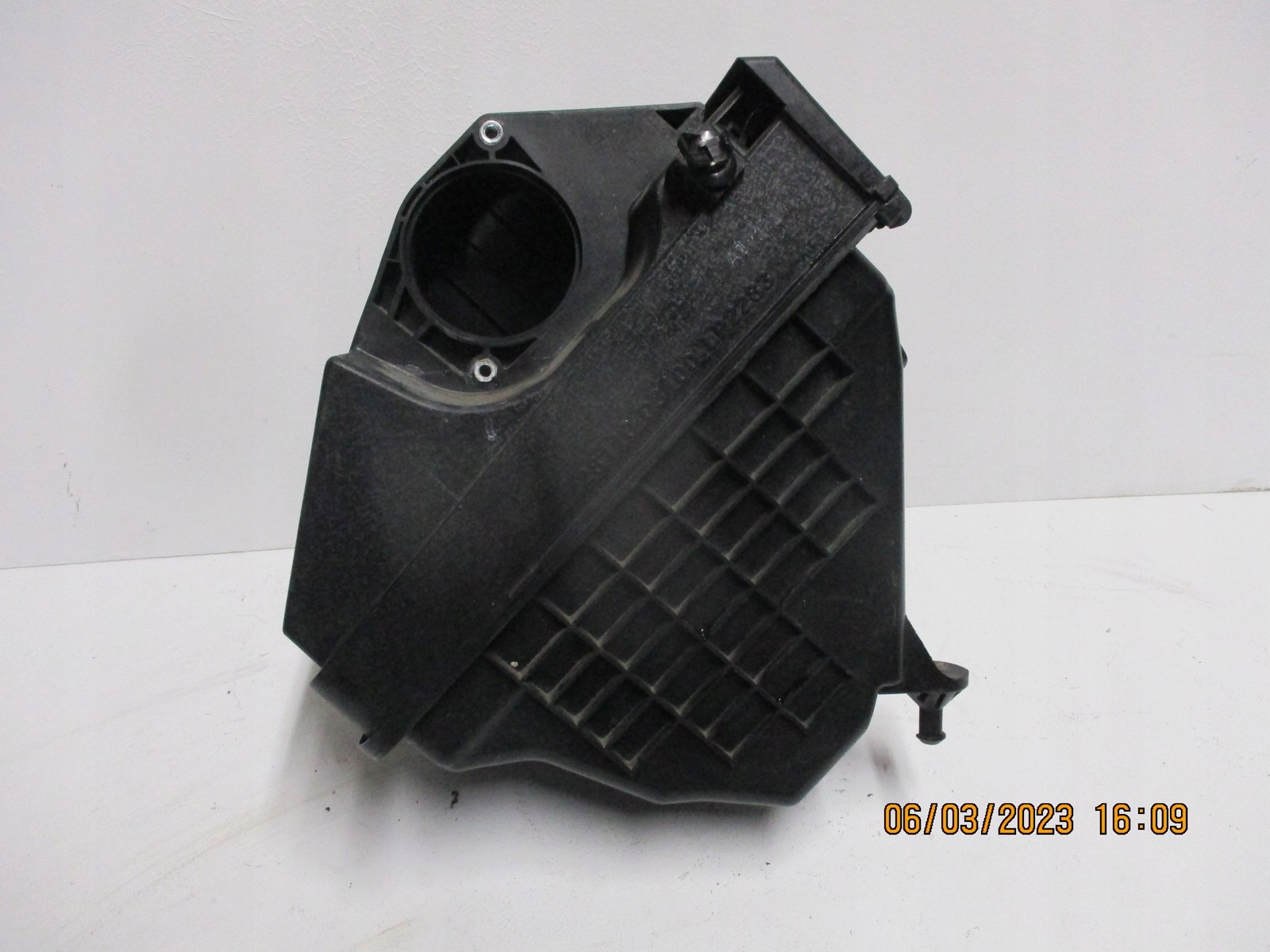 Gehäuse filter HYUNDAI TUCSON II 28110-D3100