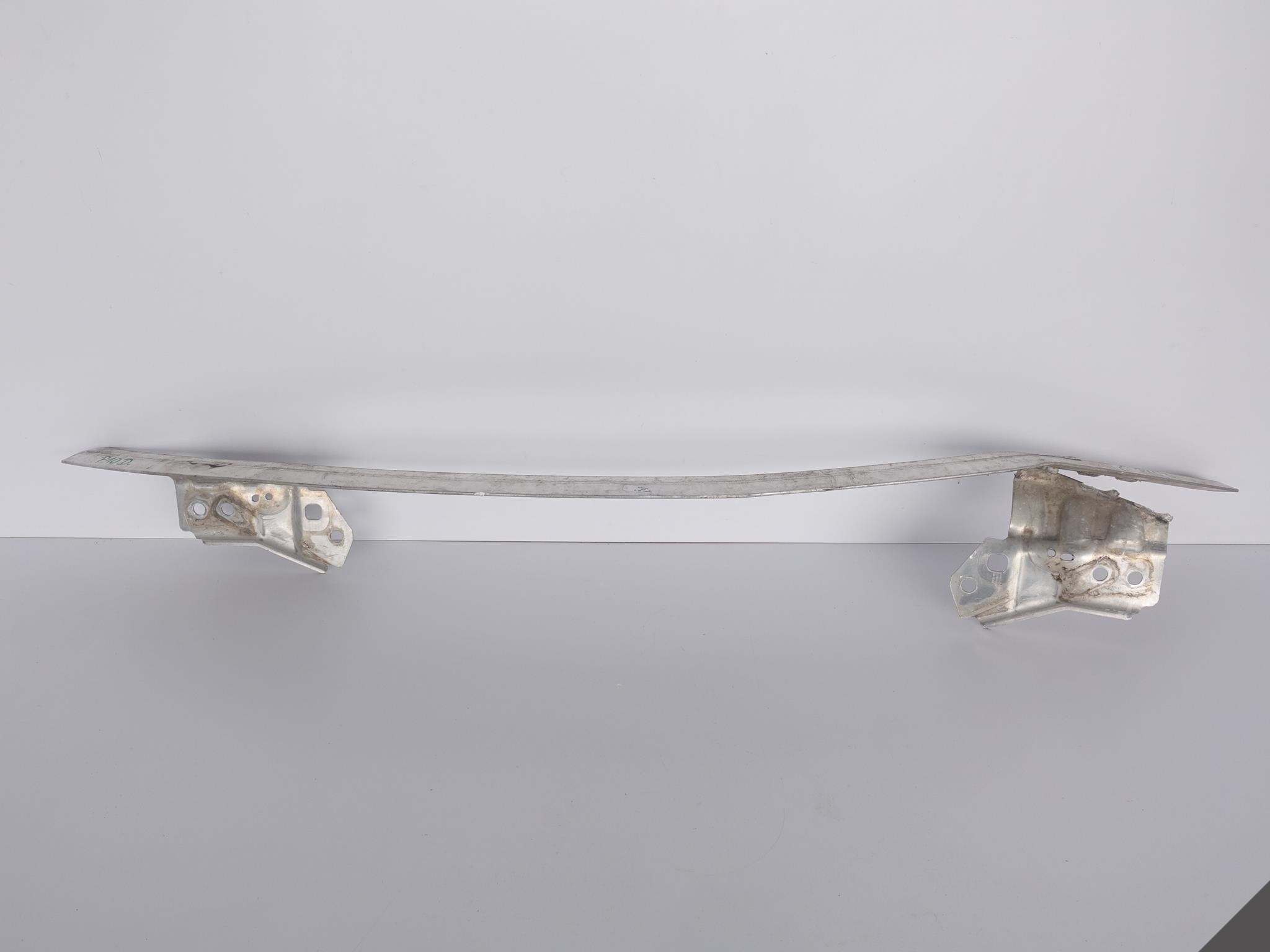 1084894-00-B - TESLA MODEL 3 17-КРОНШТЕЙН НИЖНЯЯ БАЛКА ПЕРЕДНЯЯ ВТУЛКА.