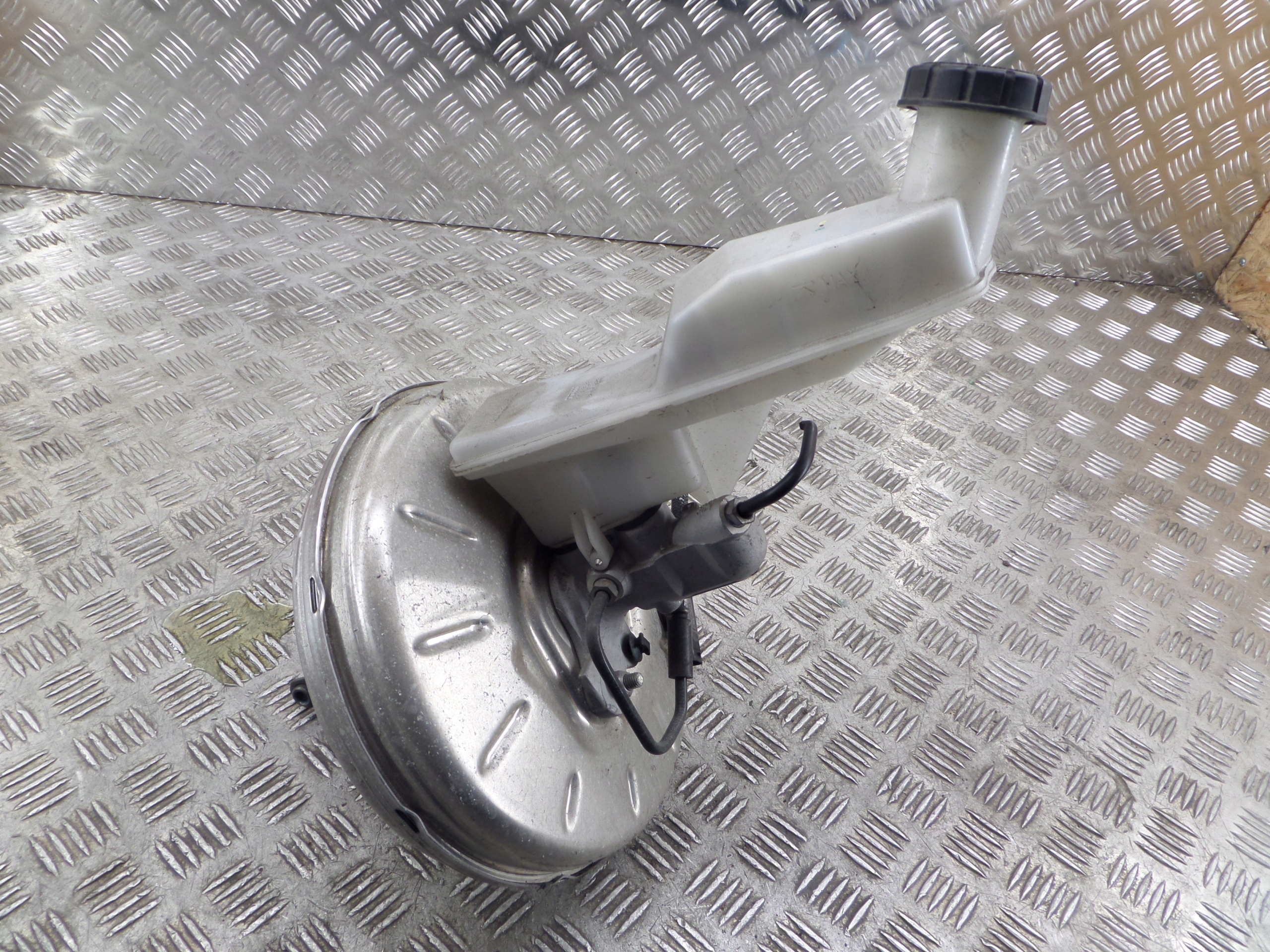 Mercedes-Benz OE A2464301330 servo Servofreno