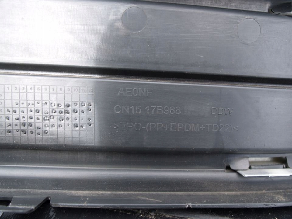 Ford Ecosport Grille 2 II 13-16r CN1517B968