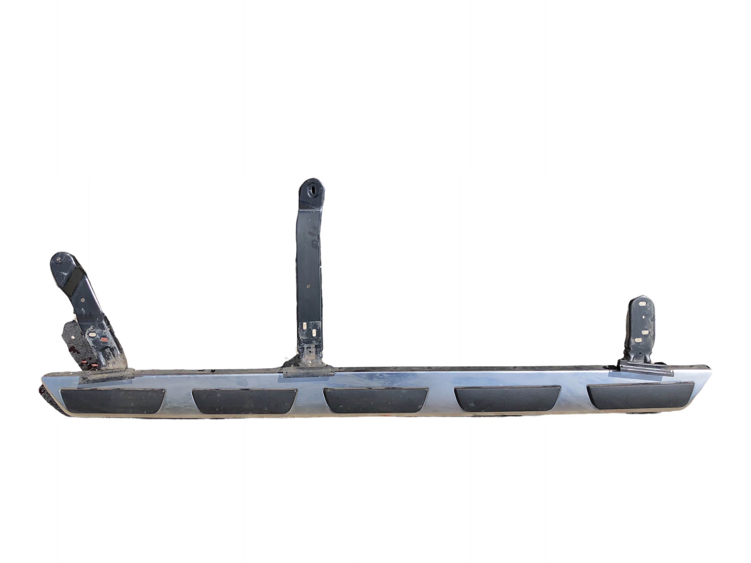 СТУПЕНЬ ЛЕВОГО БОКОВОГО ПОРОГА ПАССАЖИРА 8R0071877