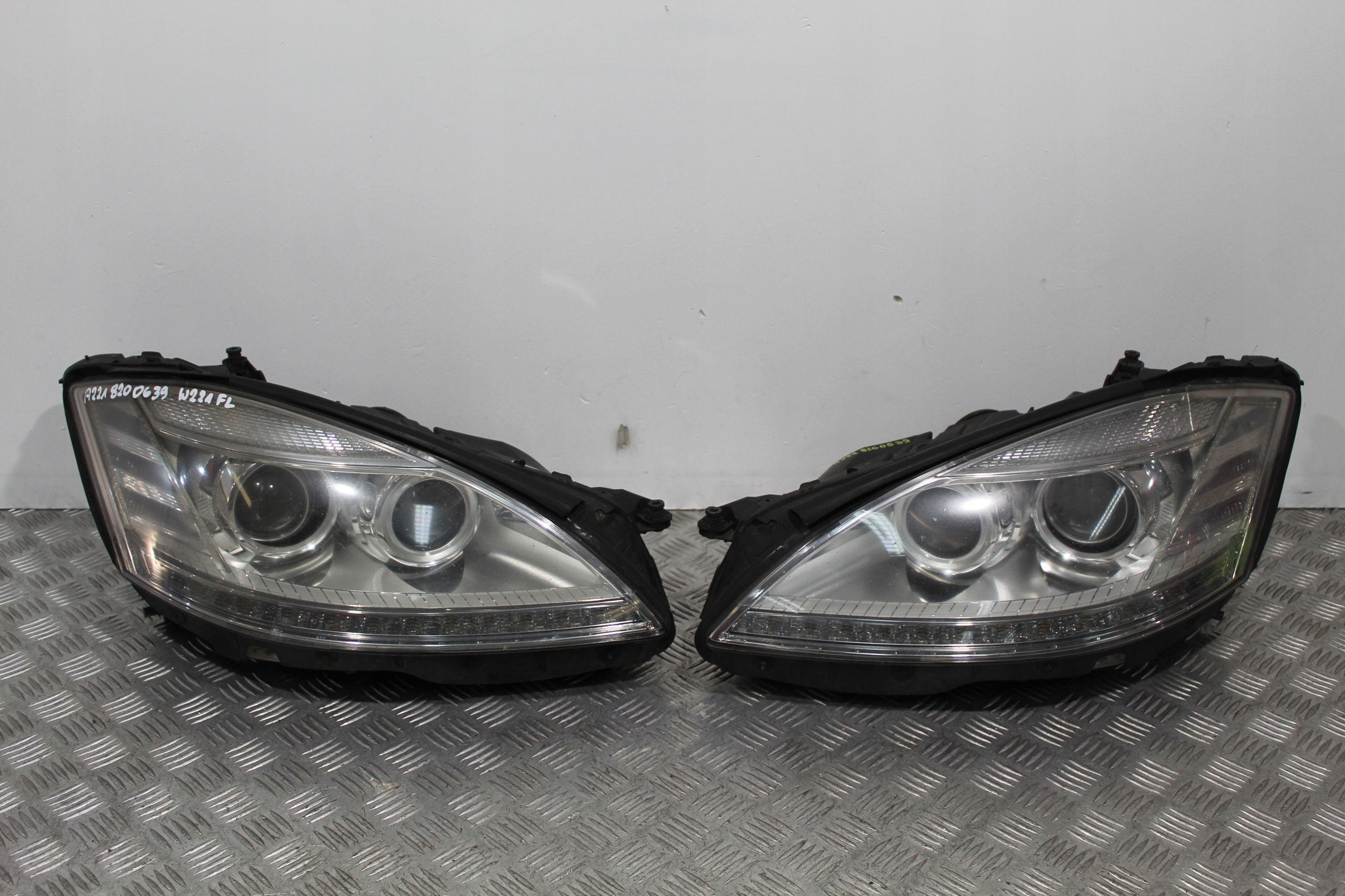 lights front XENONY S-KLASA W221 LIFT A2218200639