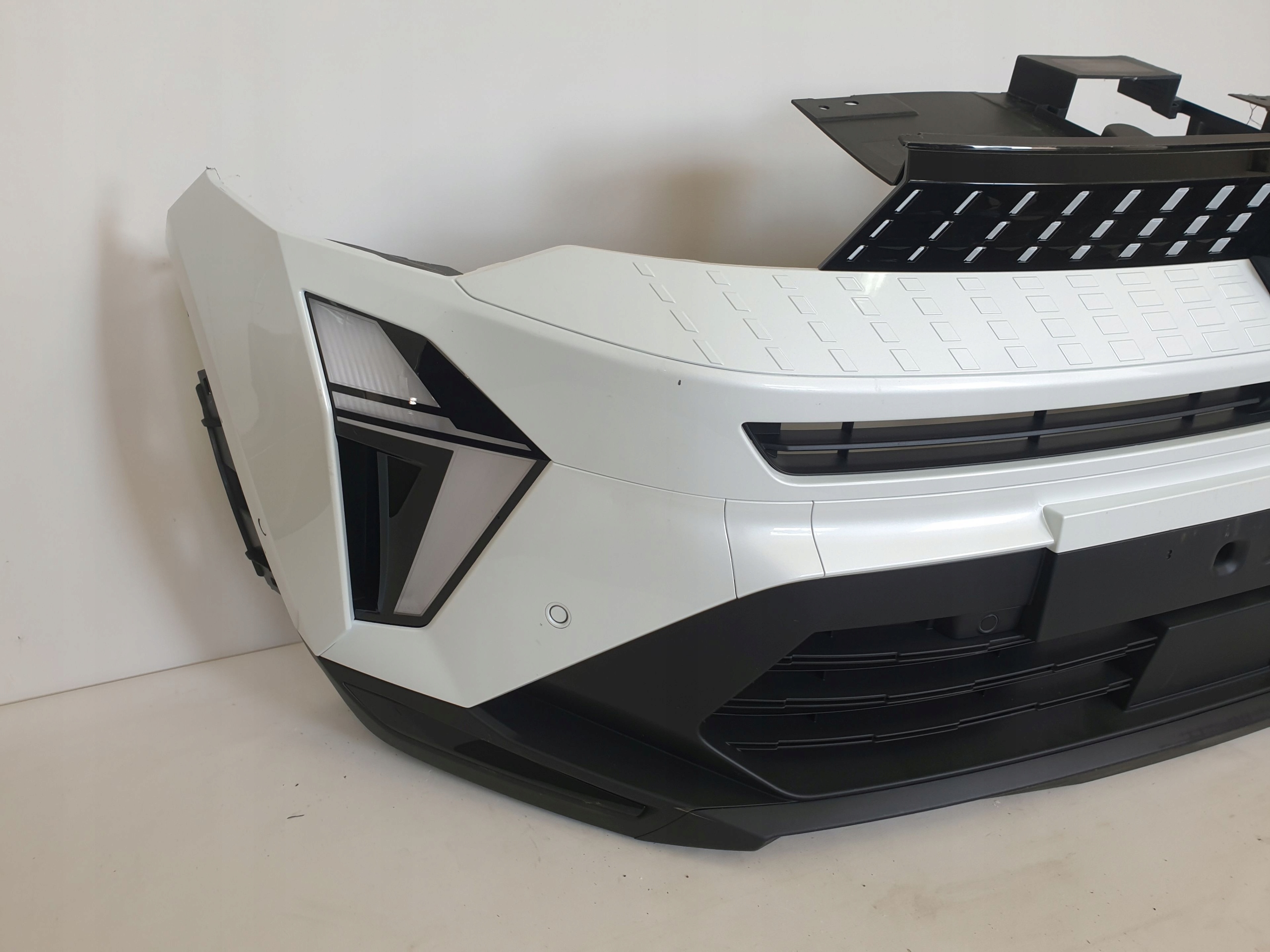 RENAULT CAPTUR II LIFT 24-> bumper front PDC LED RADAR cover KAMERA