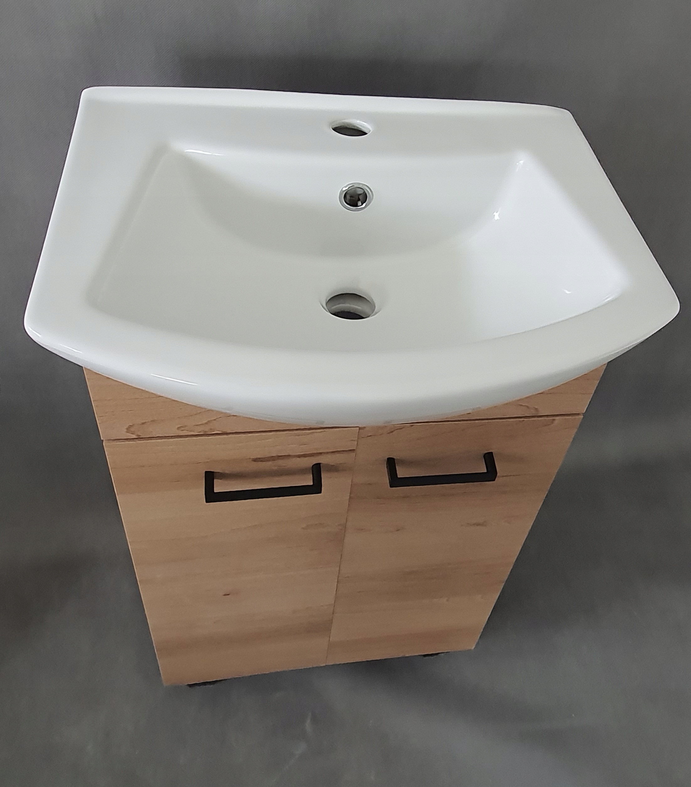 zestaw szafka z umywalką 45 czarny uchwyt nogi Liczba elementów w zestawie 2