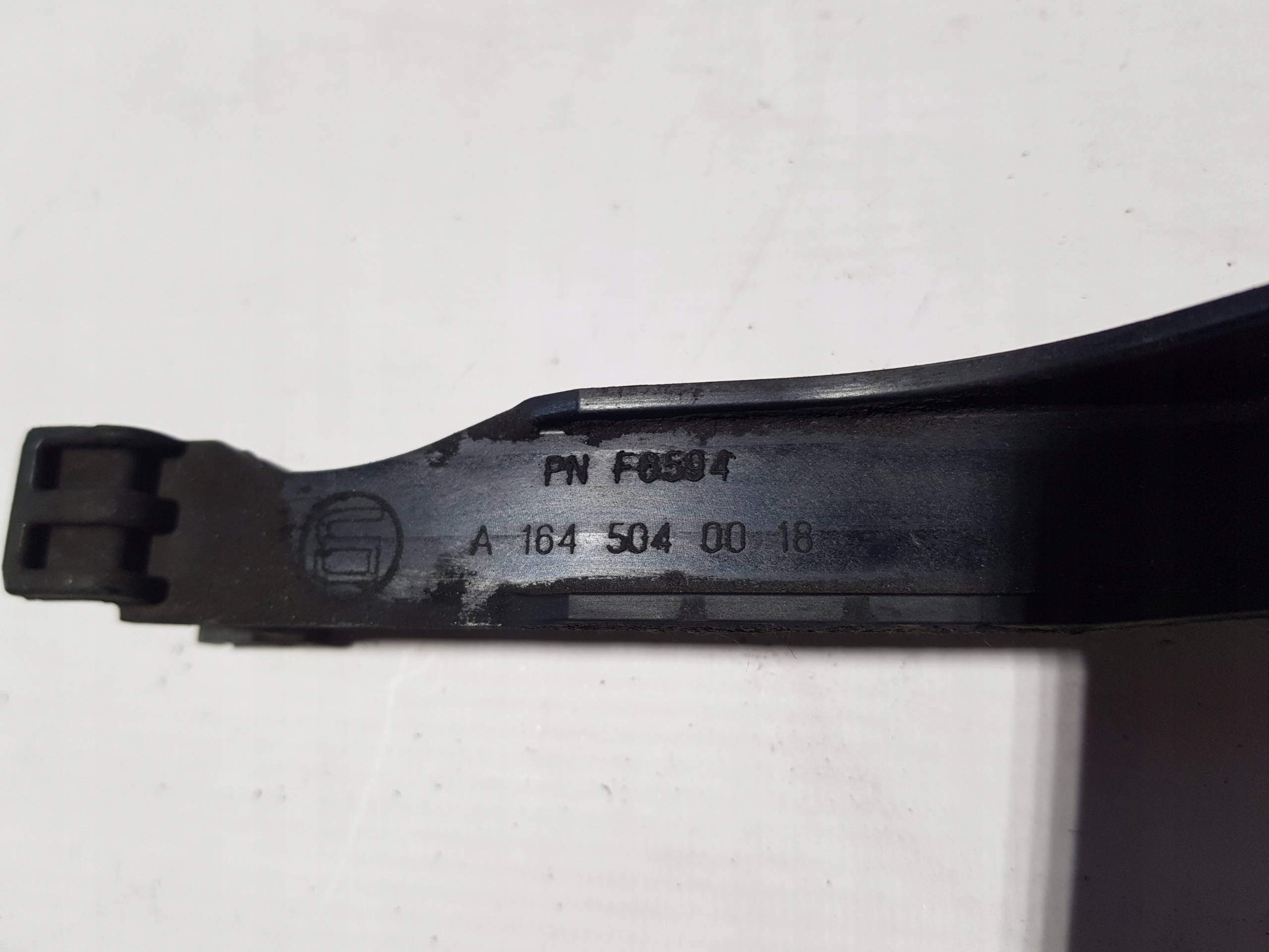A1645040018 Support plaque Radiateur MERCEDES ML W164