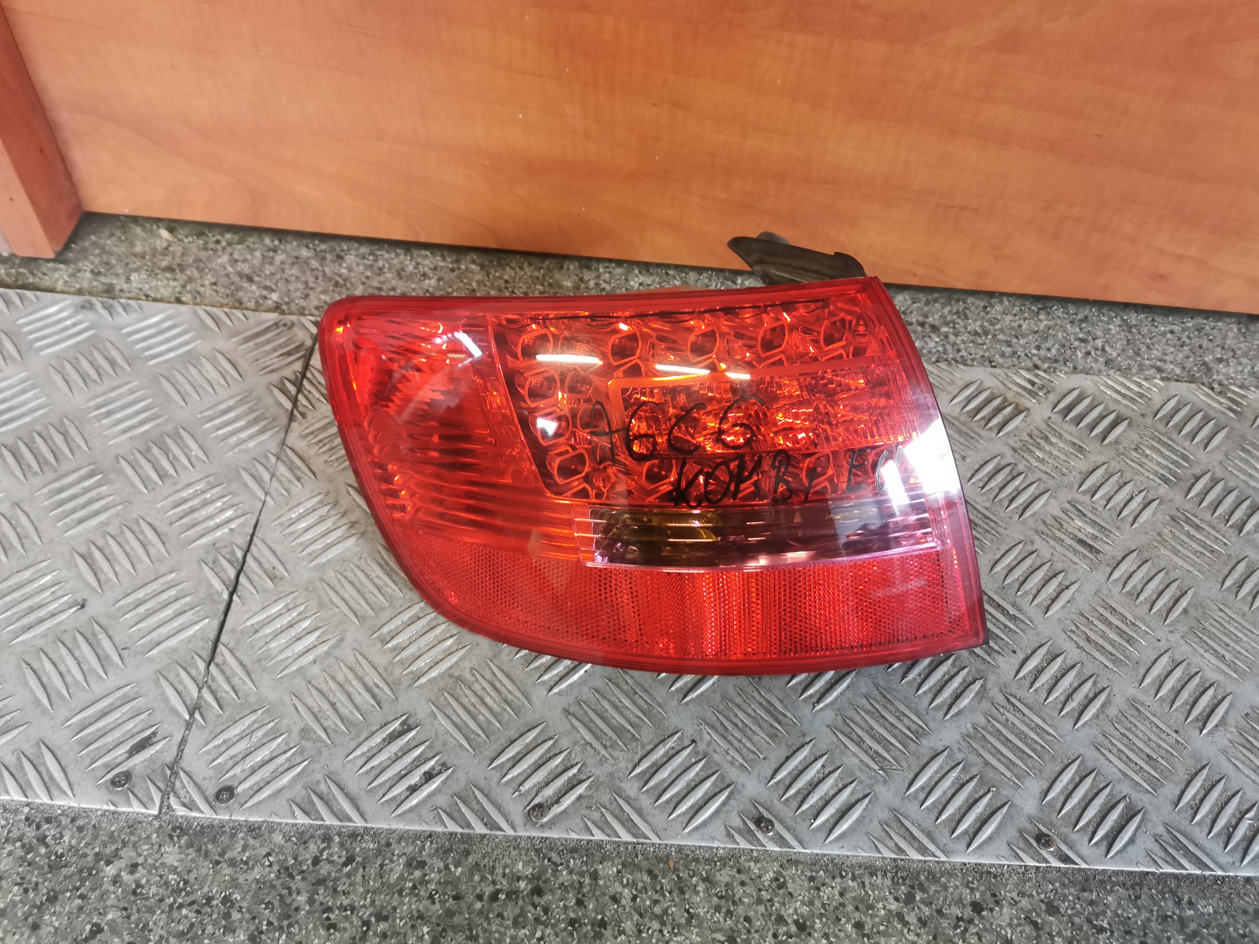 LAMPA LEWY TYŁ AUDI A6C6 LIFT KOMBI