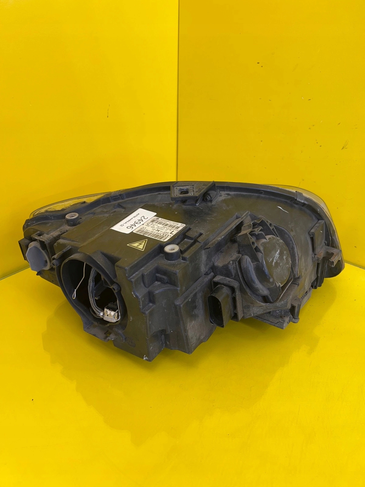 light left Audi A4 B7 Xenon 8E0941003BM Nieskretna