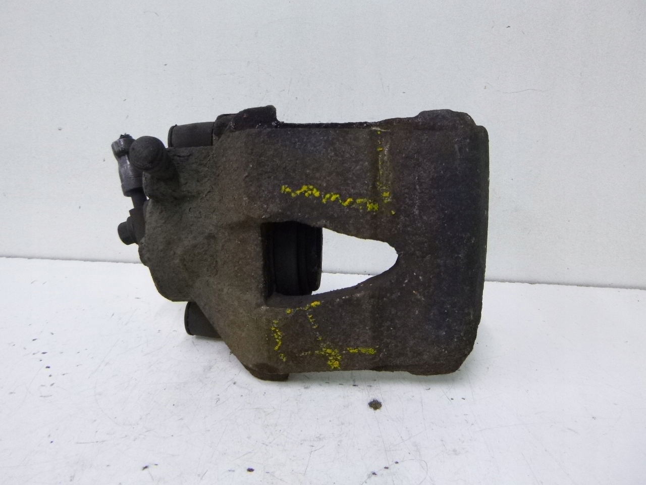caliper brake front Volkswagen Polo 9N 1.2 03r.
