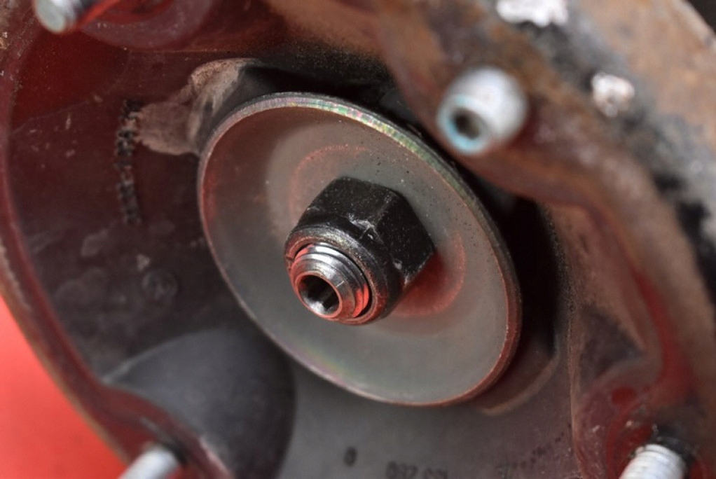 shock absorber left front 6750359 BMW X5 E53 3.0 D 184 KM 99-03
