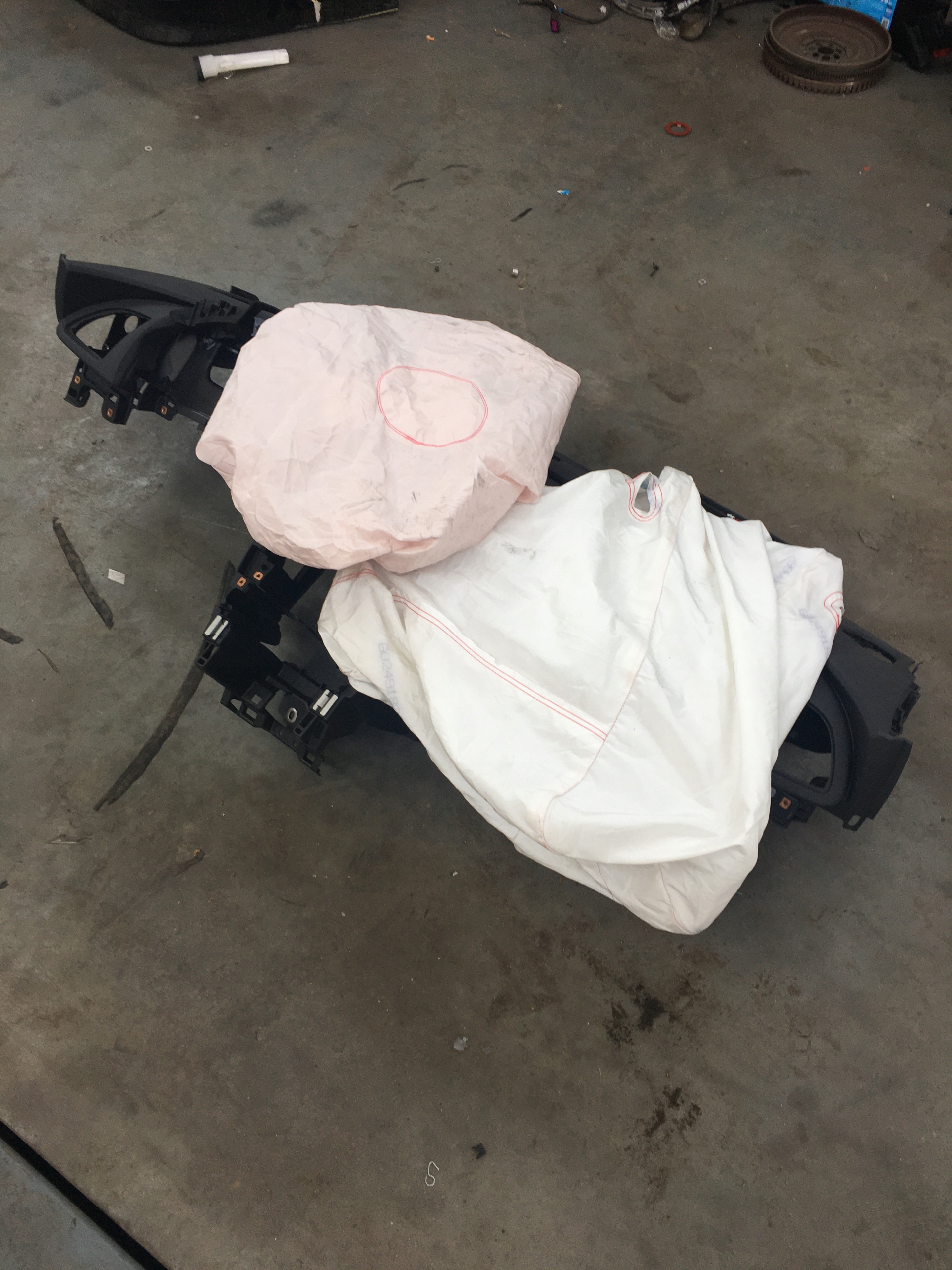 opel ASTRA IV J консоль Подушки