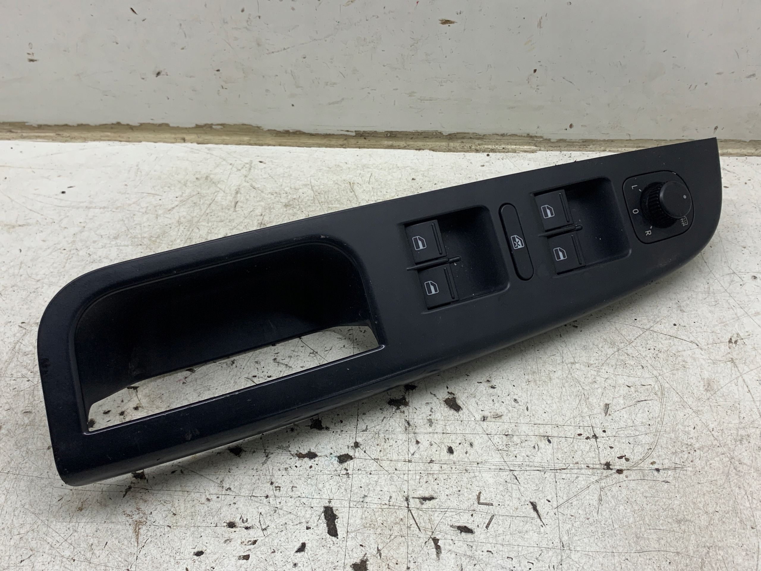 Bouton PANEL Vitre 1K4868049C VW GOLF VI KOMBI