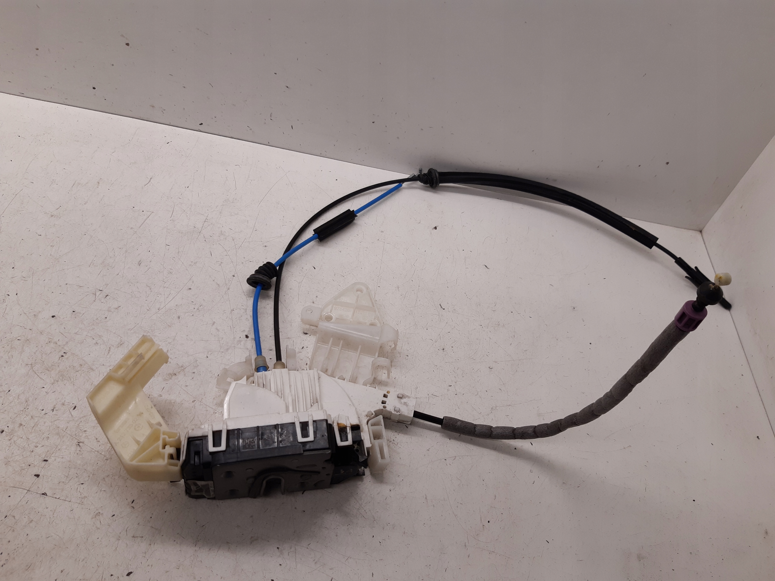 lock right rear part 2047301435 Mercedes W212