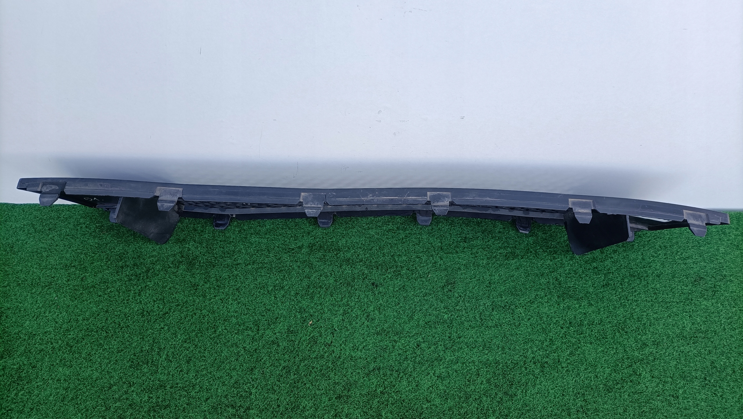 BMW 1 COUPE CABRIO E82 E88 grid of a bumper front central KA18/020