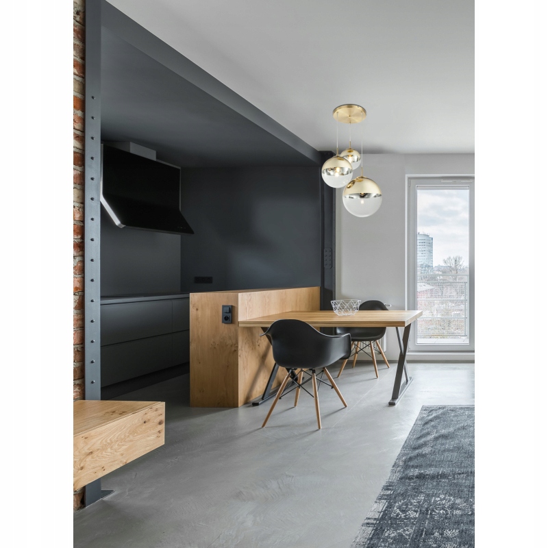 Lampa 3 sklenené gule zlaté tienidlá elegantná Varus na schodisko do obývačky