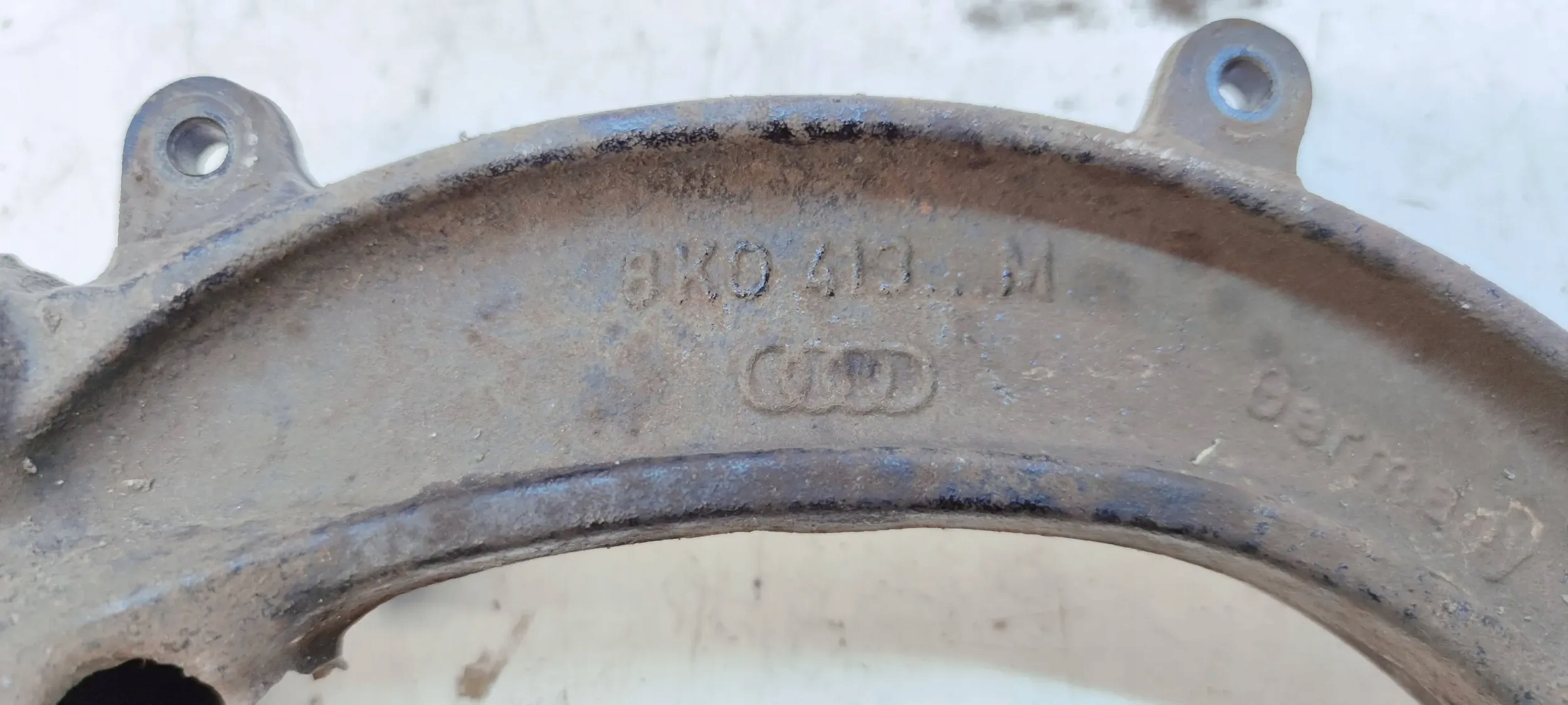 držač amortizera lijevog AUDI A6 C7 A7 LIFT 8K0413M