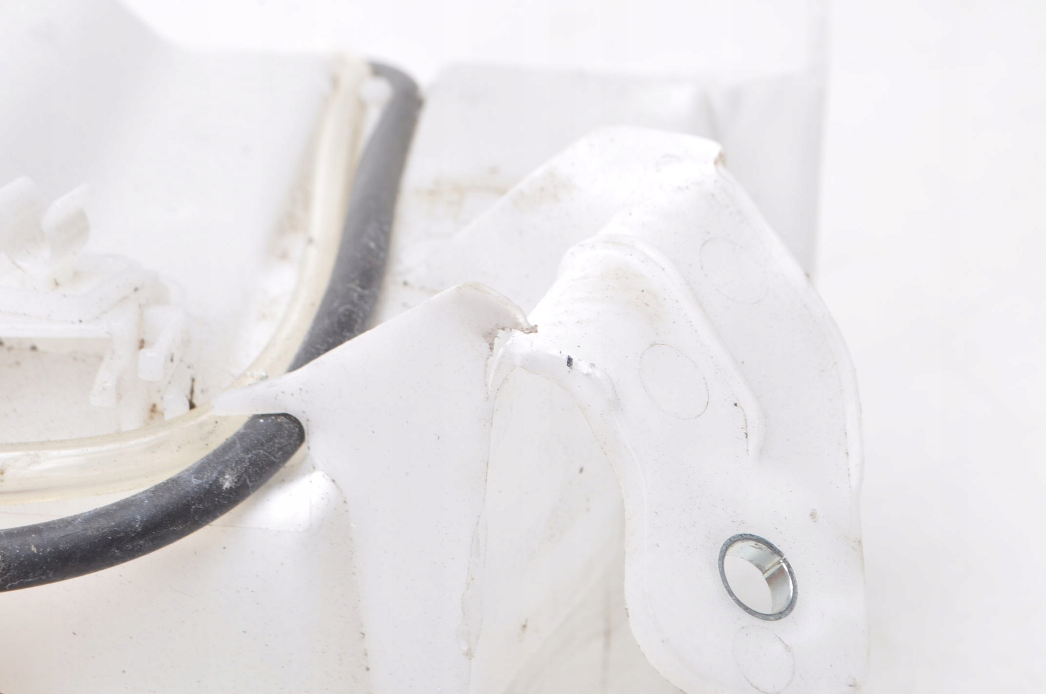 suzuki JIMNY IV 1.5 бачок омывателя 38450-77R0