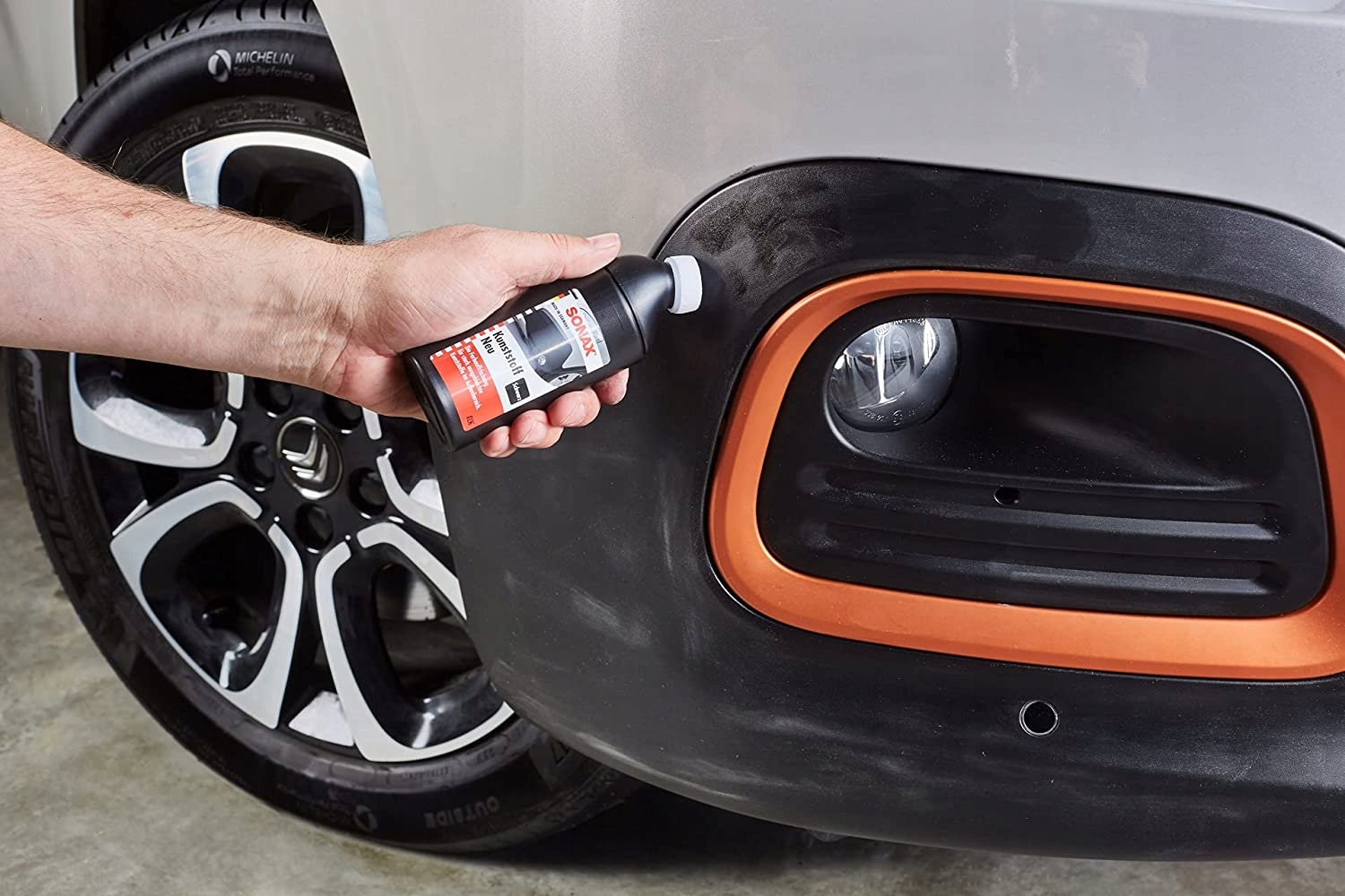 SONAX preparat do odnawiania czarnych plastików Producent Sonax