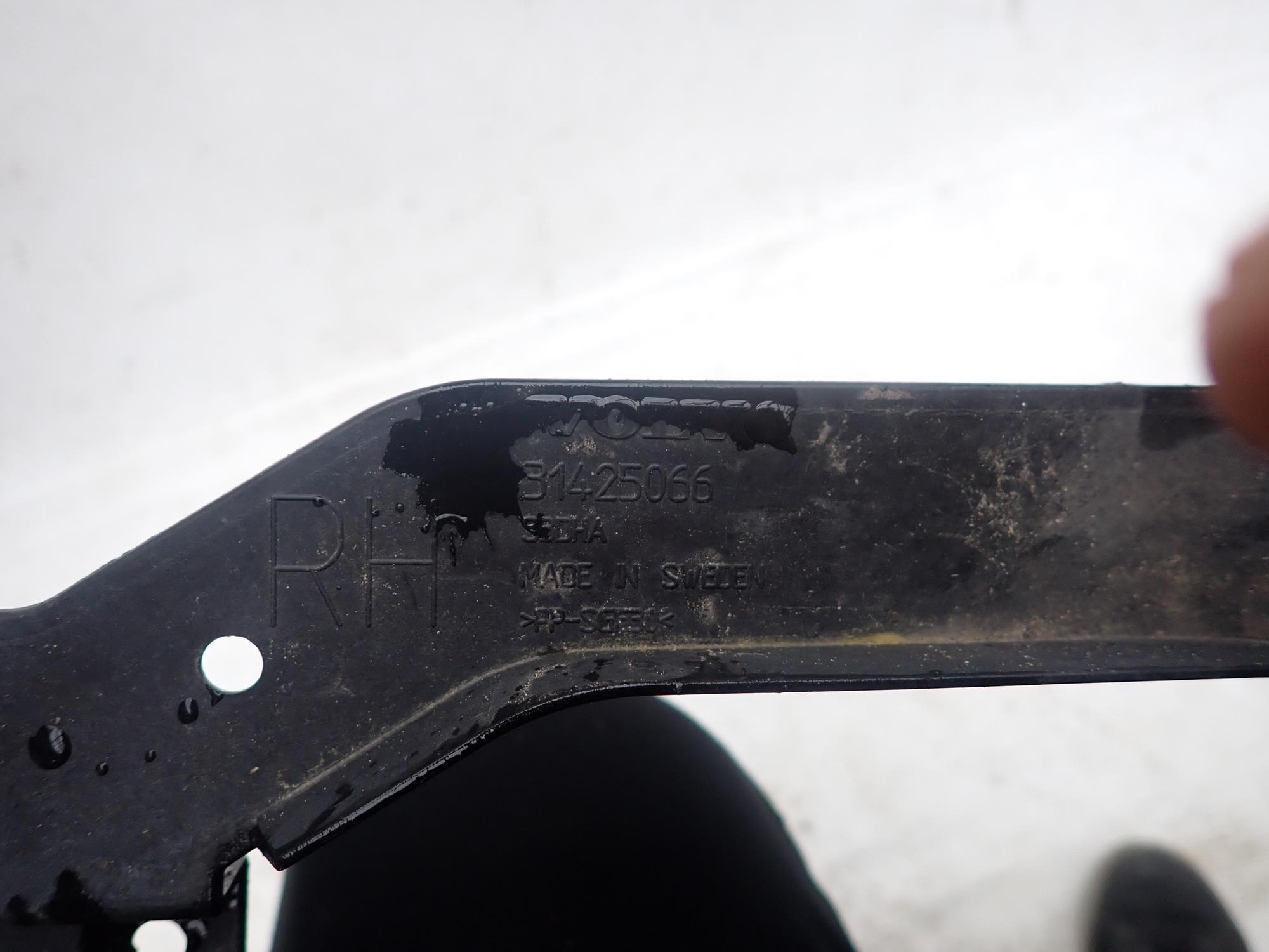 VOLVO V90 16-> Support plaque Support Droite Arrière Arrière