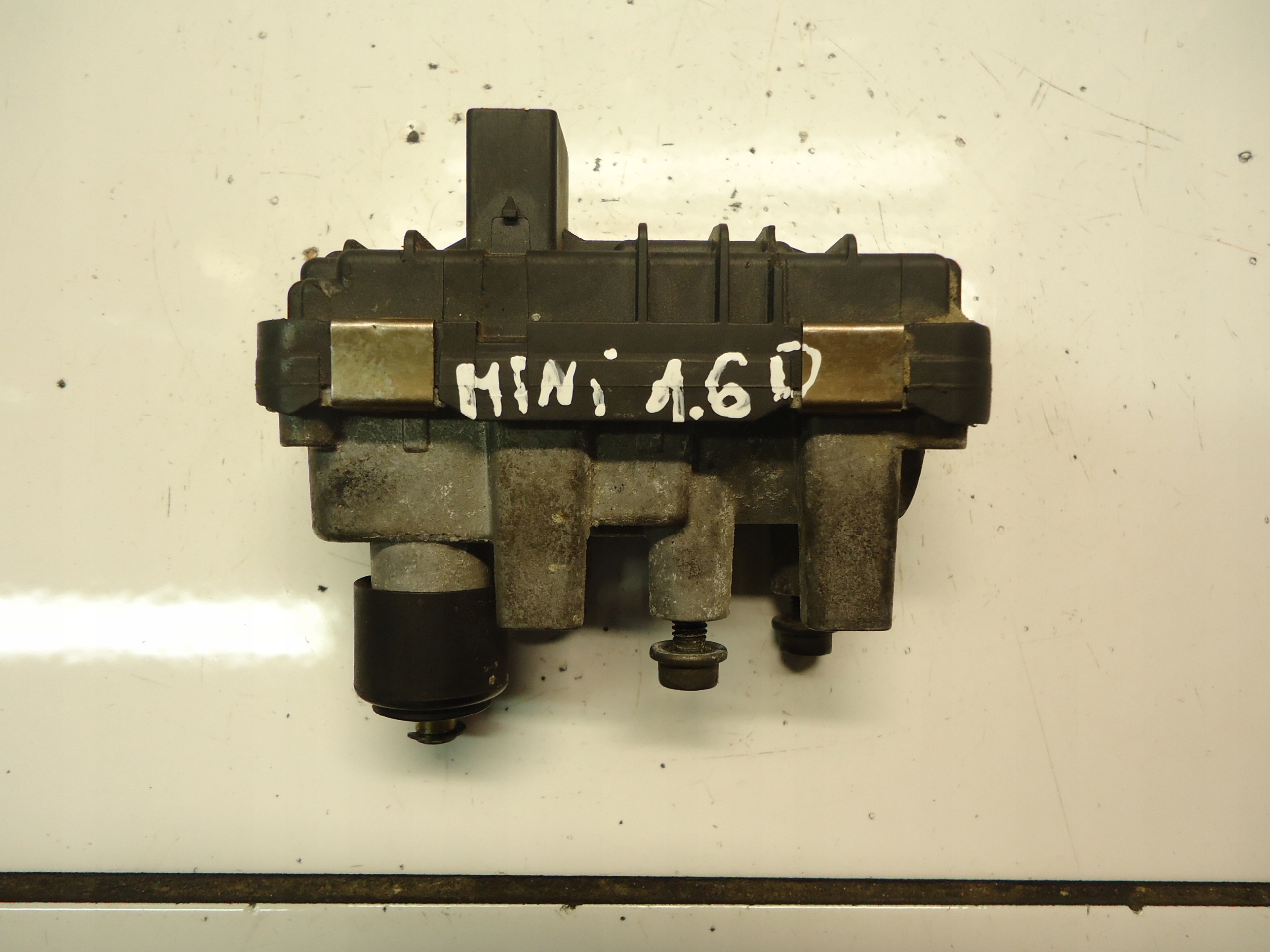 MINI COOPER R56 1.6D Régulateur Turbines 6NW010430-00