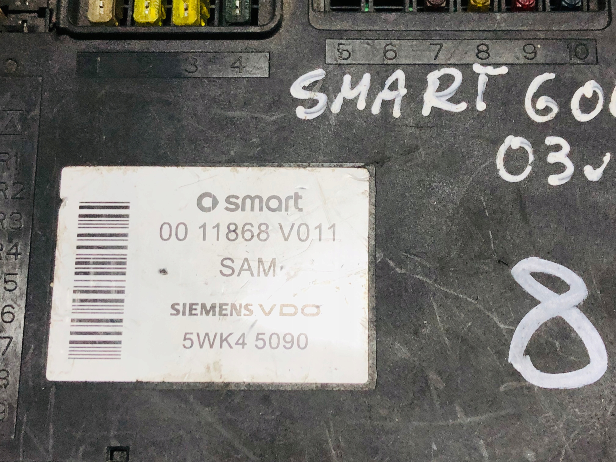 SMART FORTWO SKRZYNKA BEZPIECZNIKÓW 0011868V011 Typ samochodu Samochody osobowe