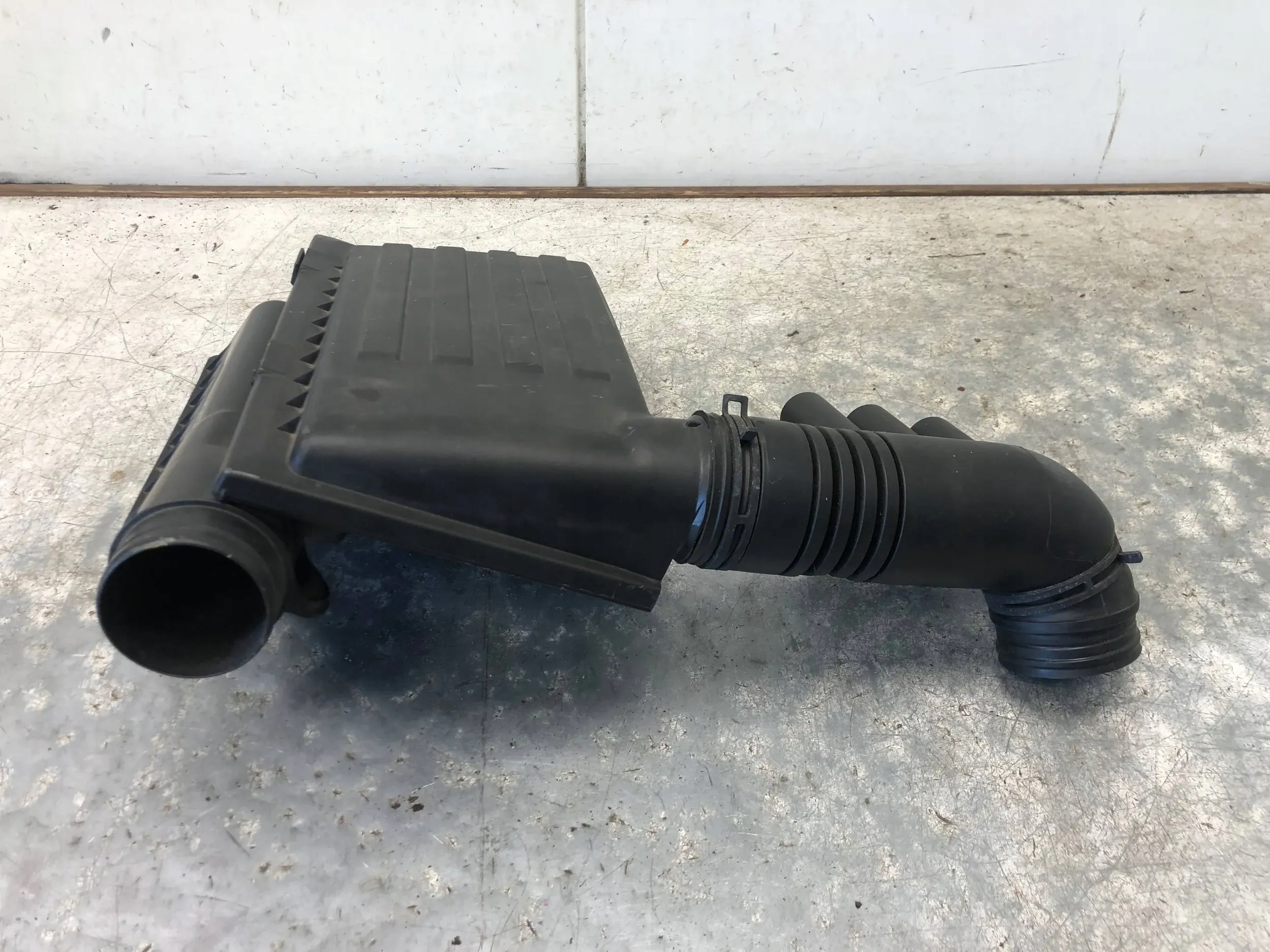 Gehäuse filter luft VW SKODA AUDI 04E129611H