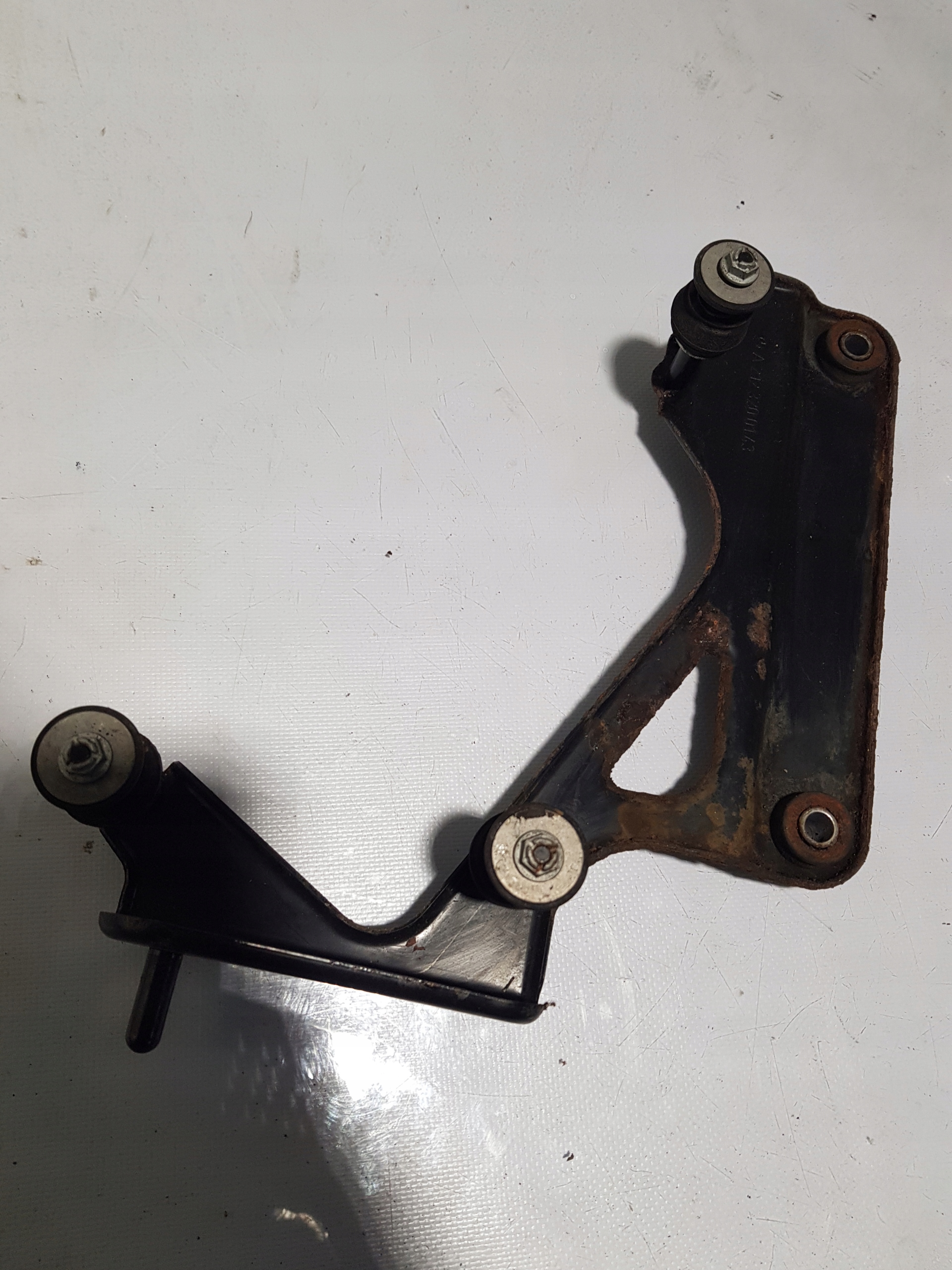 A2123200143 - MERCEDES W212 подвеска компрессора