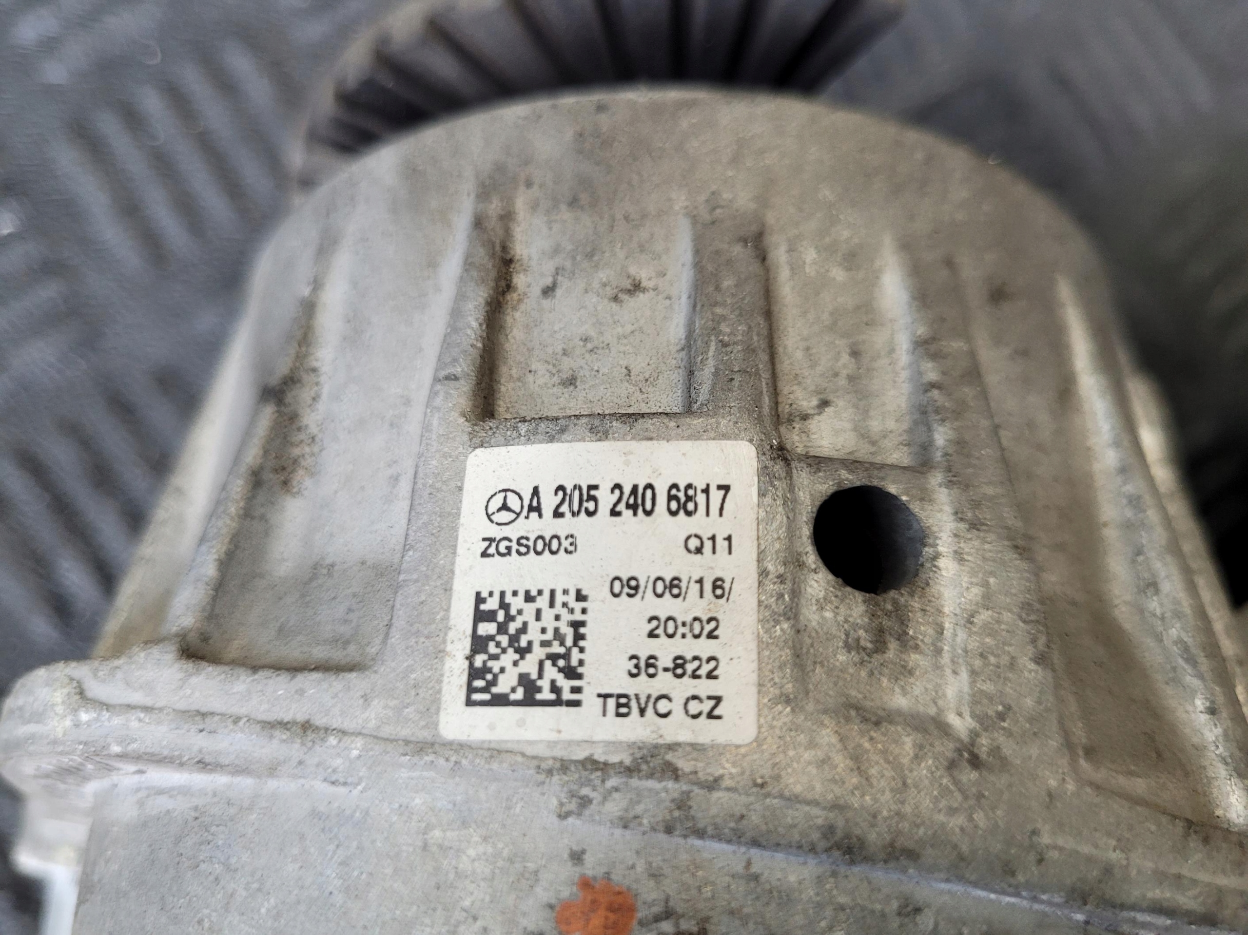 engine mount A2052406917 MERCEDES W205 S205 C 300 2.2 CDI