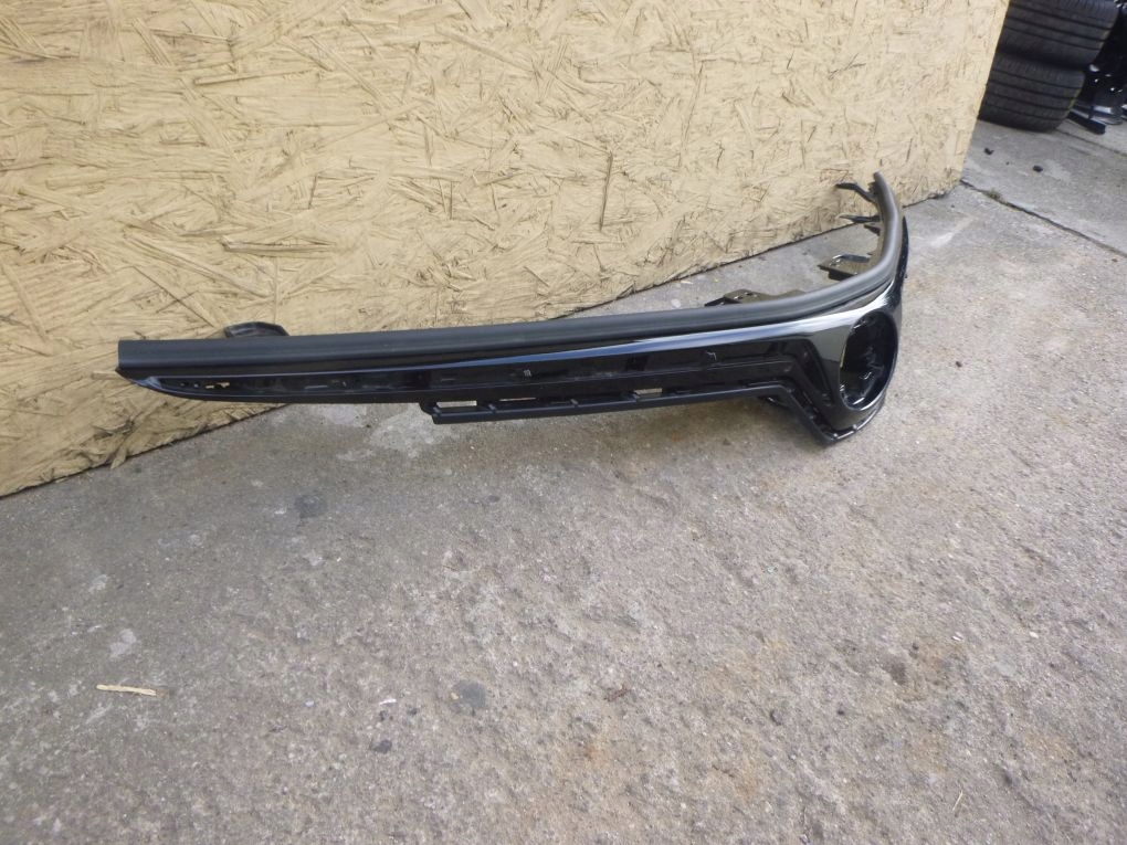 TOYOTA COROLLA E21 Sedan 18- Grill Grill