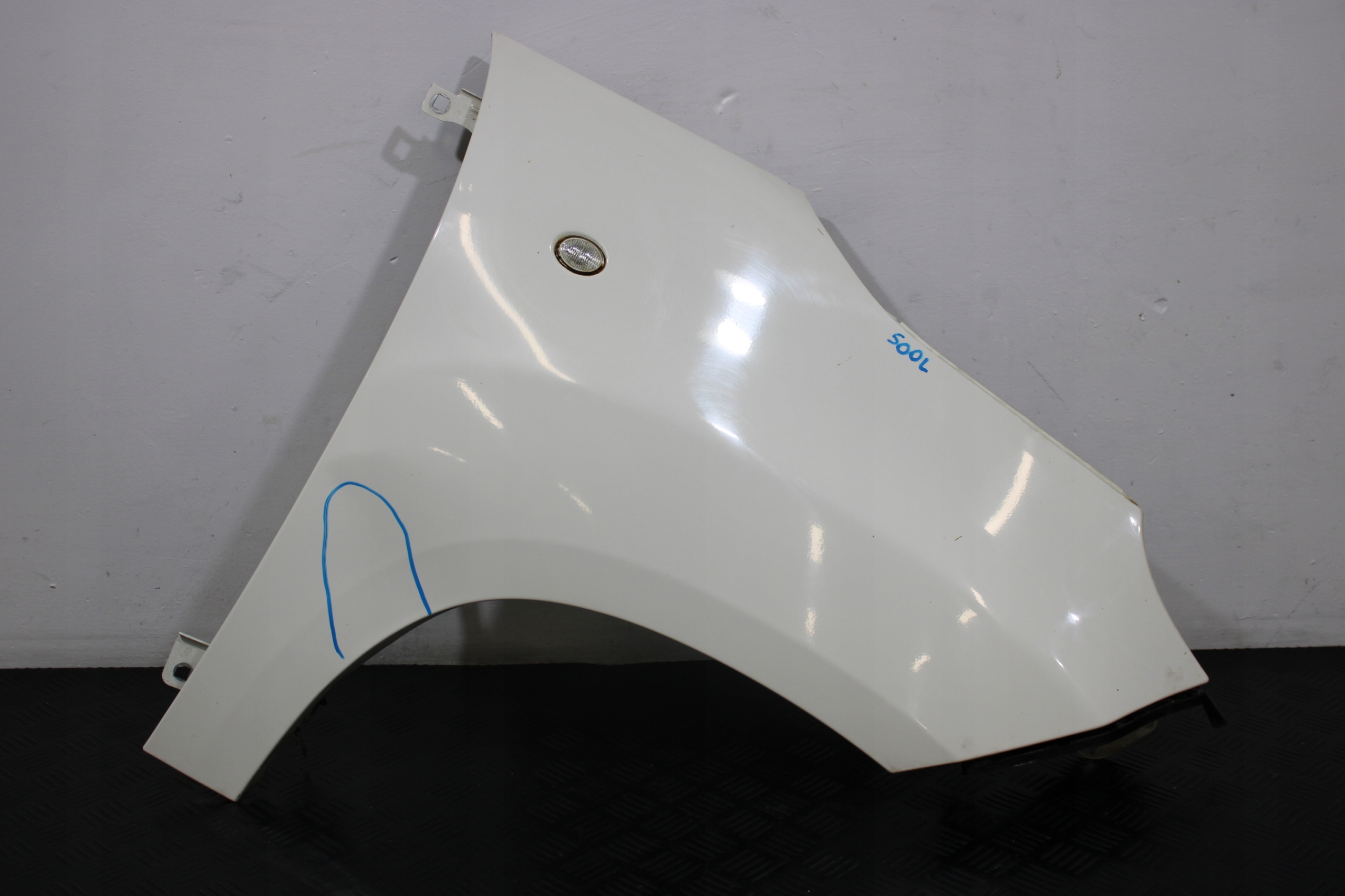 fender right front right front FIAT 500L 500 L