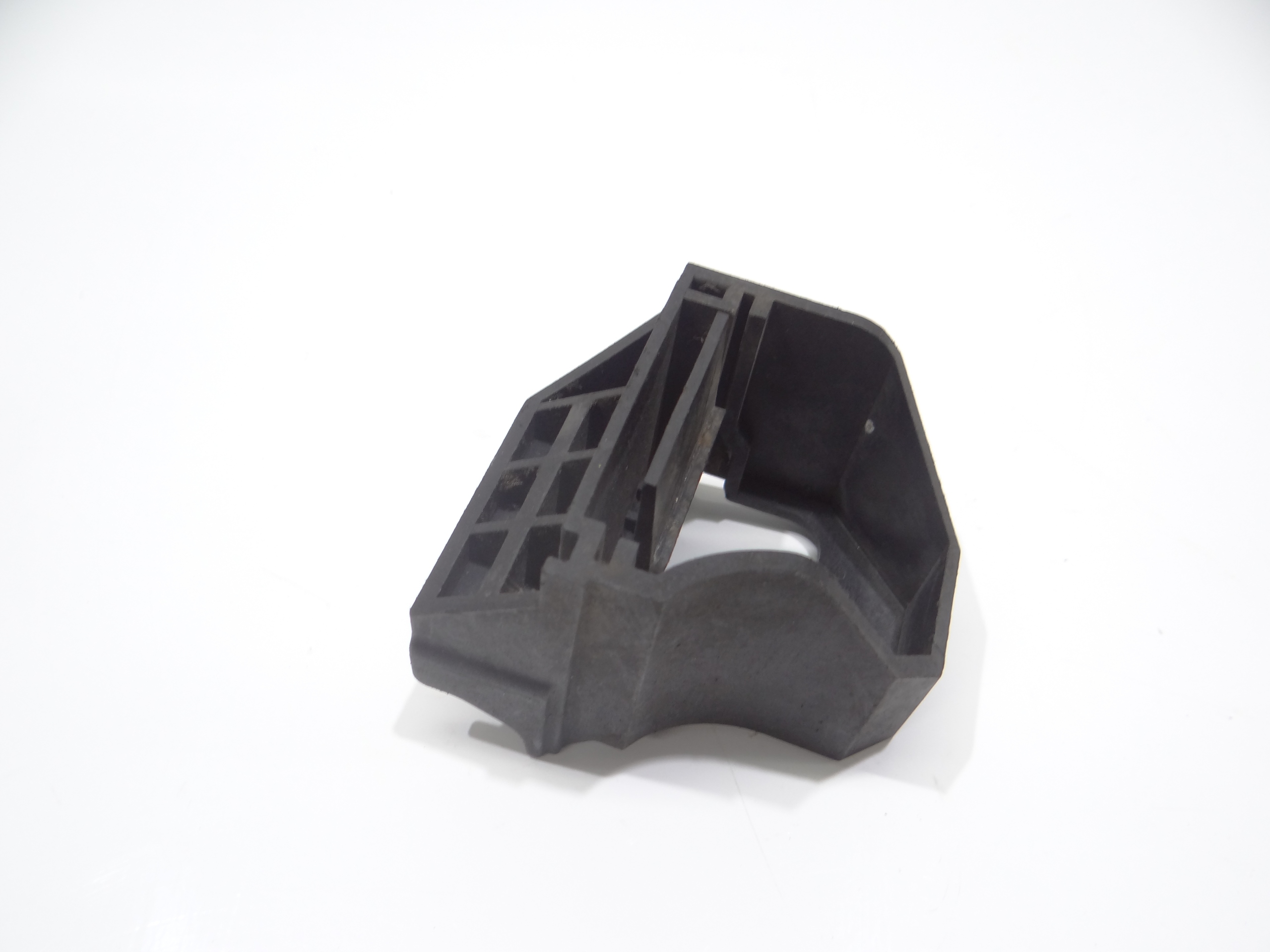 Halter Halter des Kühlers links BMW E81 E82 E87 E88 7807185
