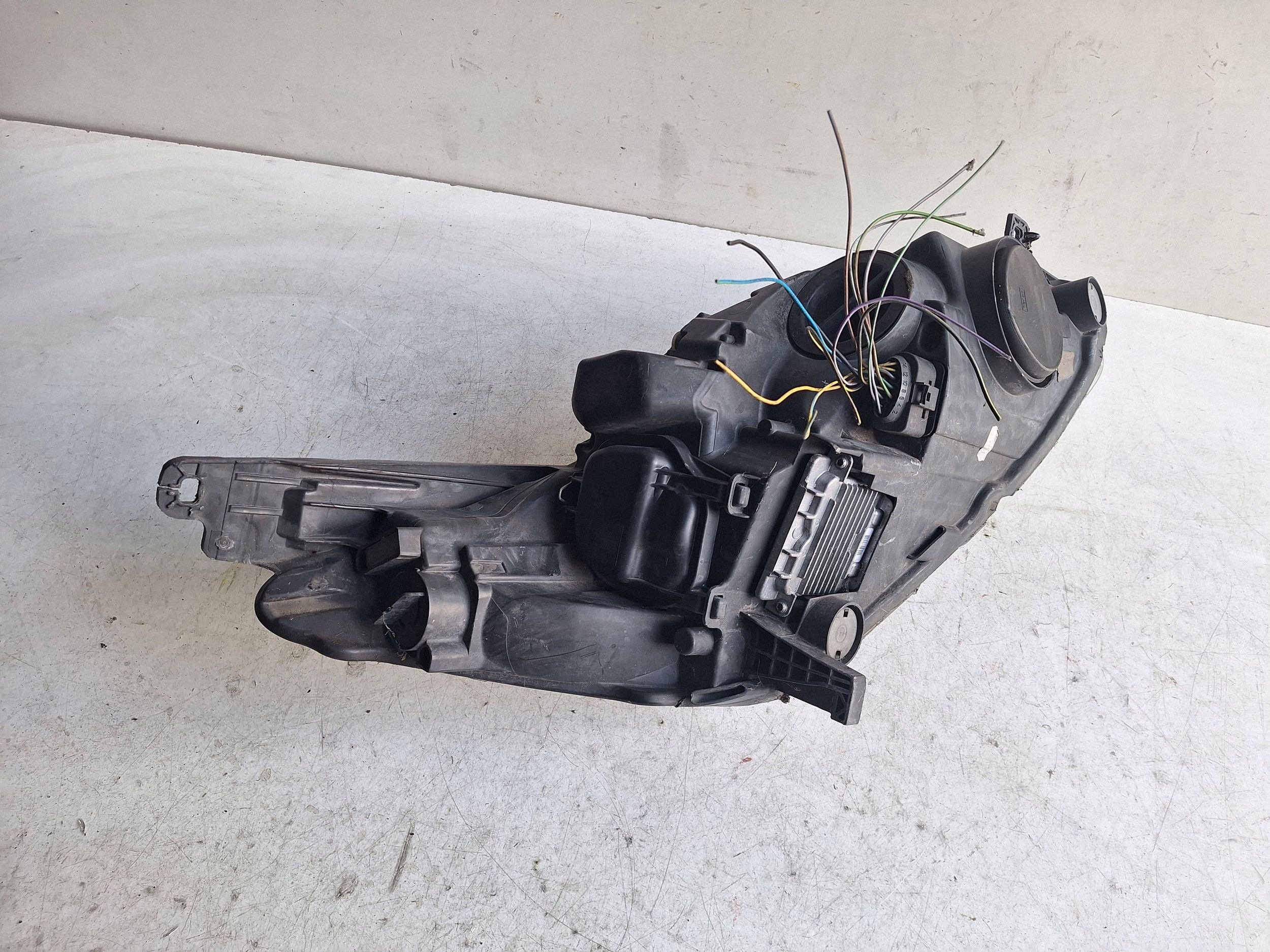 FORD C-MAX MK2 11-14 light left XENON UK-right hand drive AM51-13D155-BF