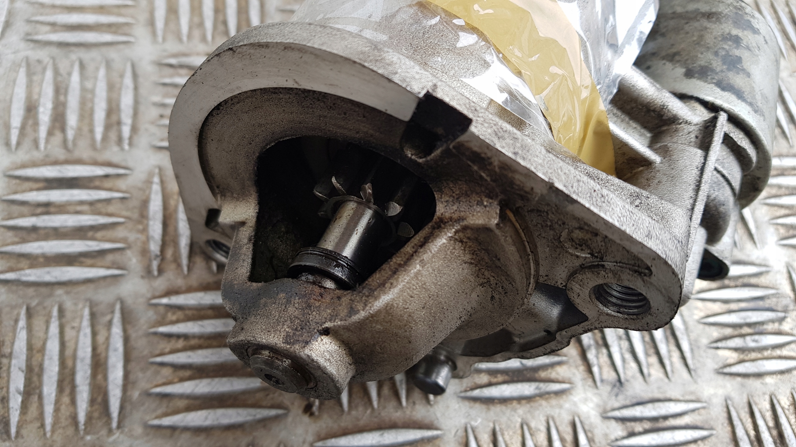 VOLVO V70 and 2.0 2.3 2.0T starter