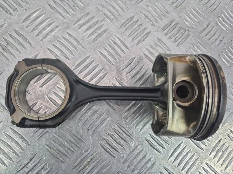 piston with connecting rod Mercedes E350 W212 92L88 272.977