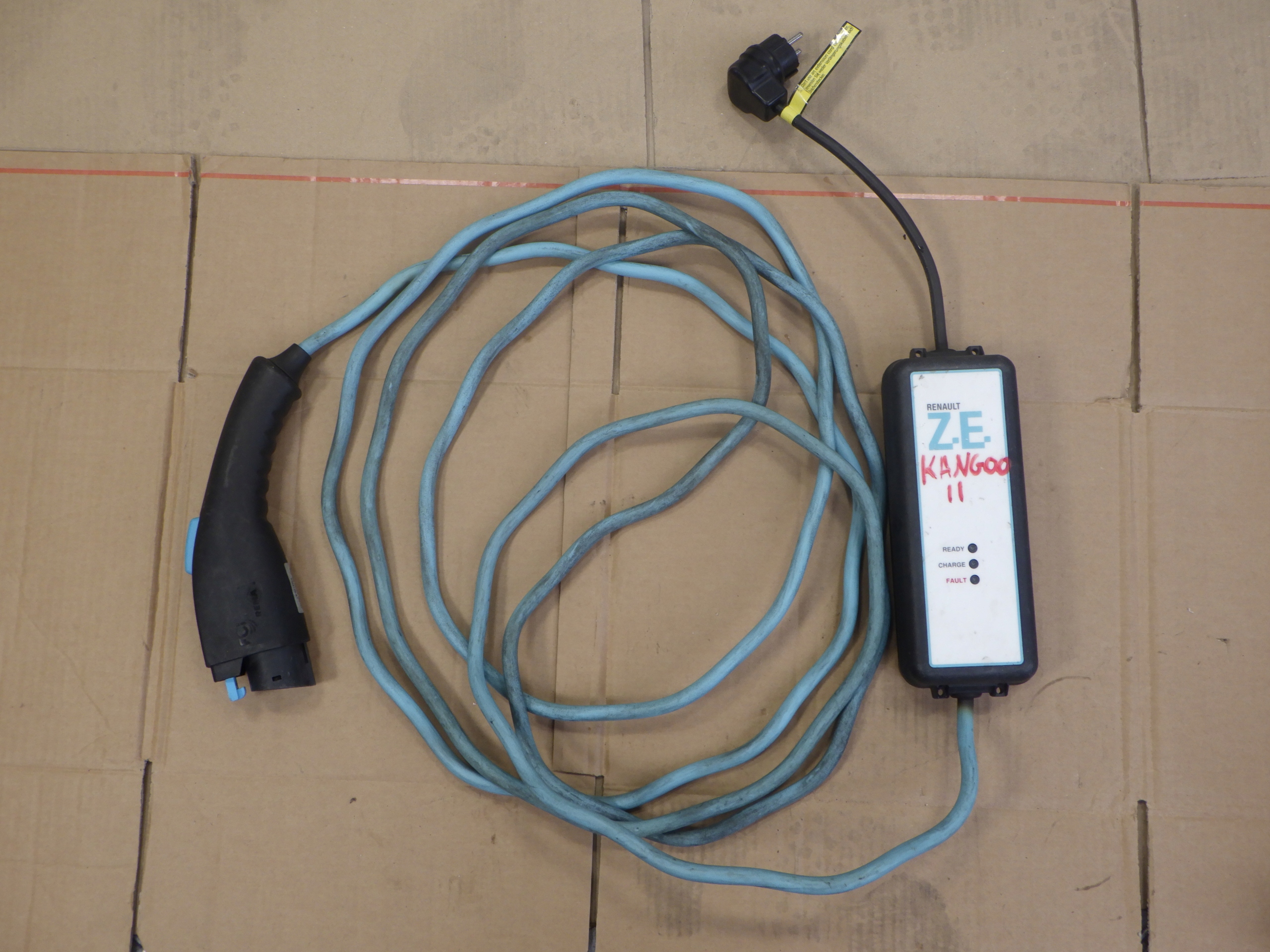 8200014931 - KIABEL ЗАРЯДНОЕ УСТРОЙСТВО RENAULT KANGOO II 296952404R