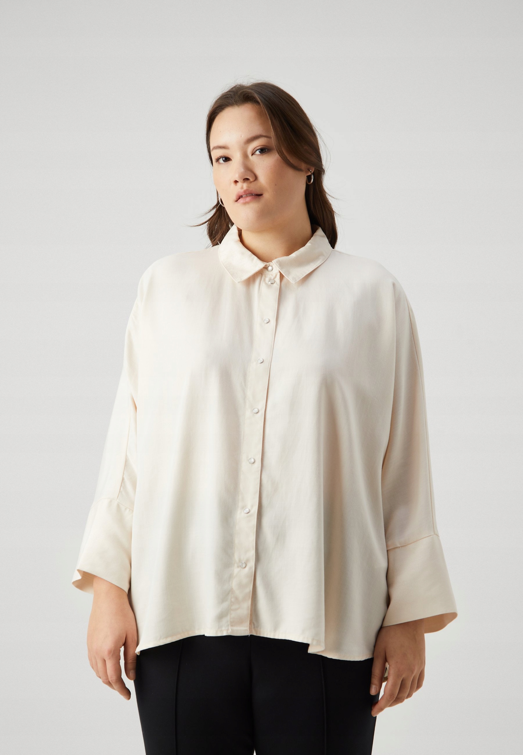 Volná košile ecru Cargrace Only Carmakoma 46