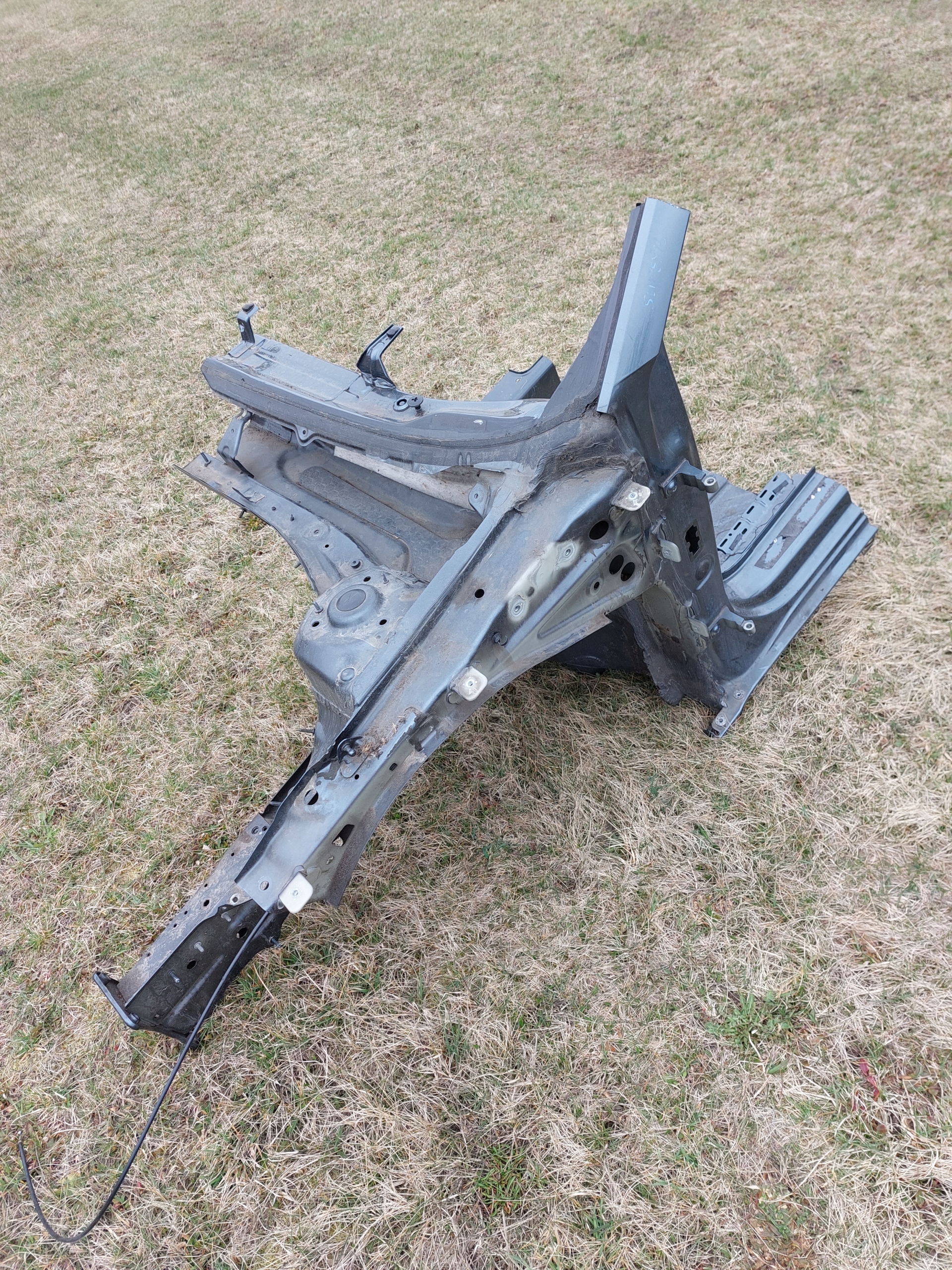 SUPERB III ЛОНЖЕРОН ПІДВІКОННЯ ПЕРЕДНІЙ ЛІВИЙ