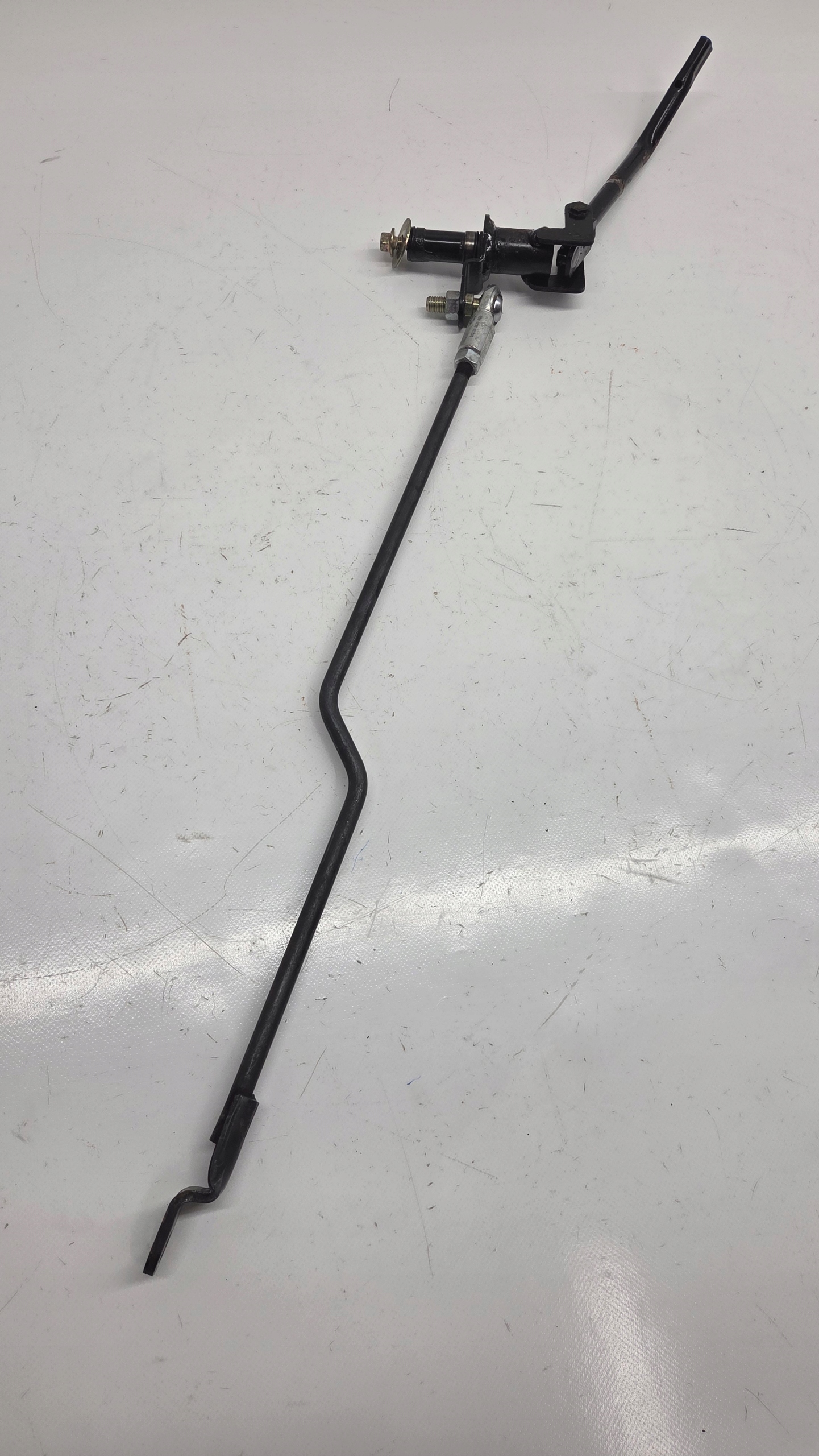 Arctic Cat 500 4x4 (06) DŹWIGNIA ZMIANY BIEGÓW CIĘGNO