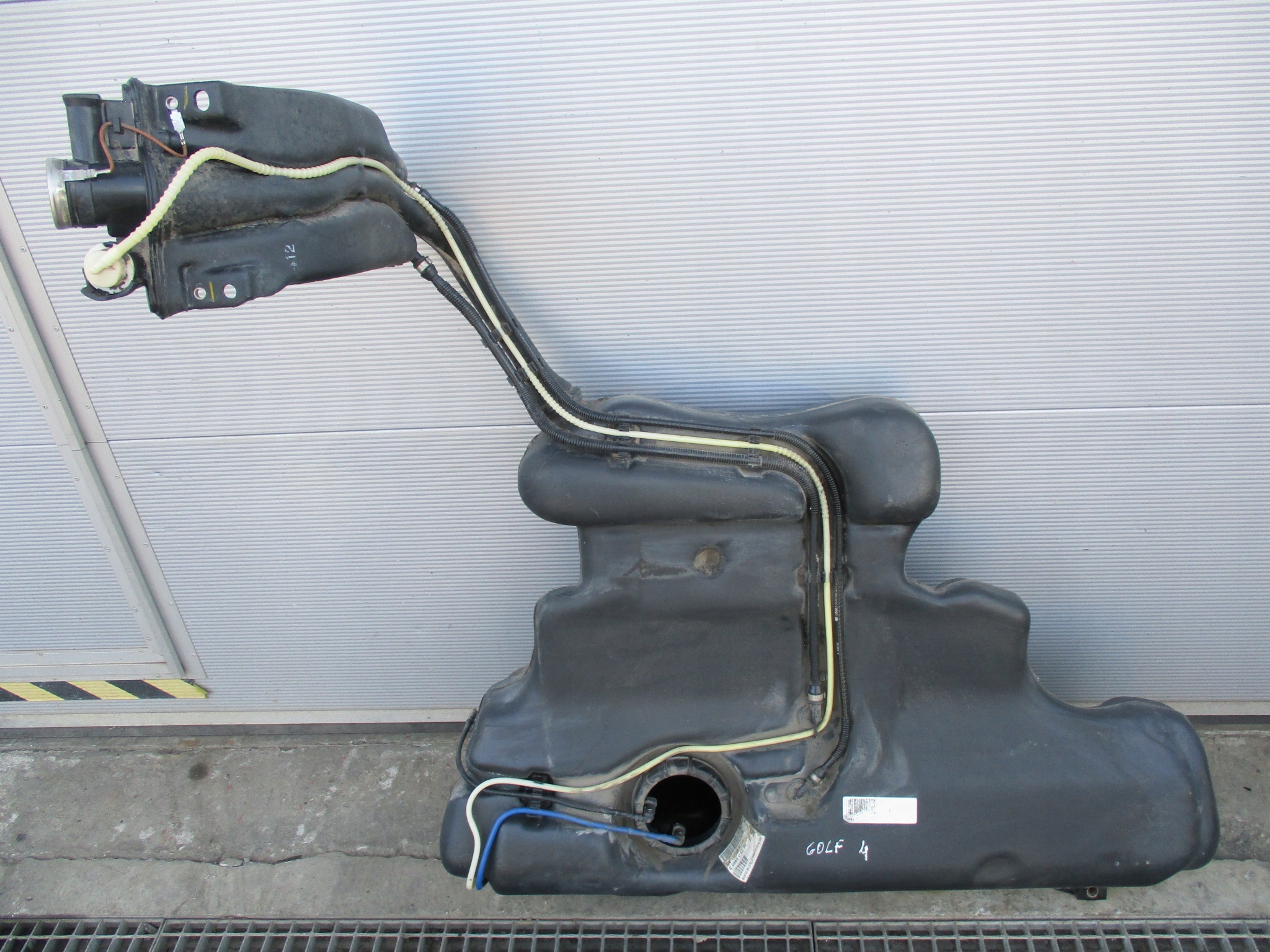 1J0201085B - SKODA OCTAVIA GOLF IV ТОПЛИВНЫЙ БАК БЕНЗИНОВЫЙ