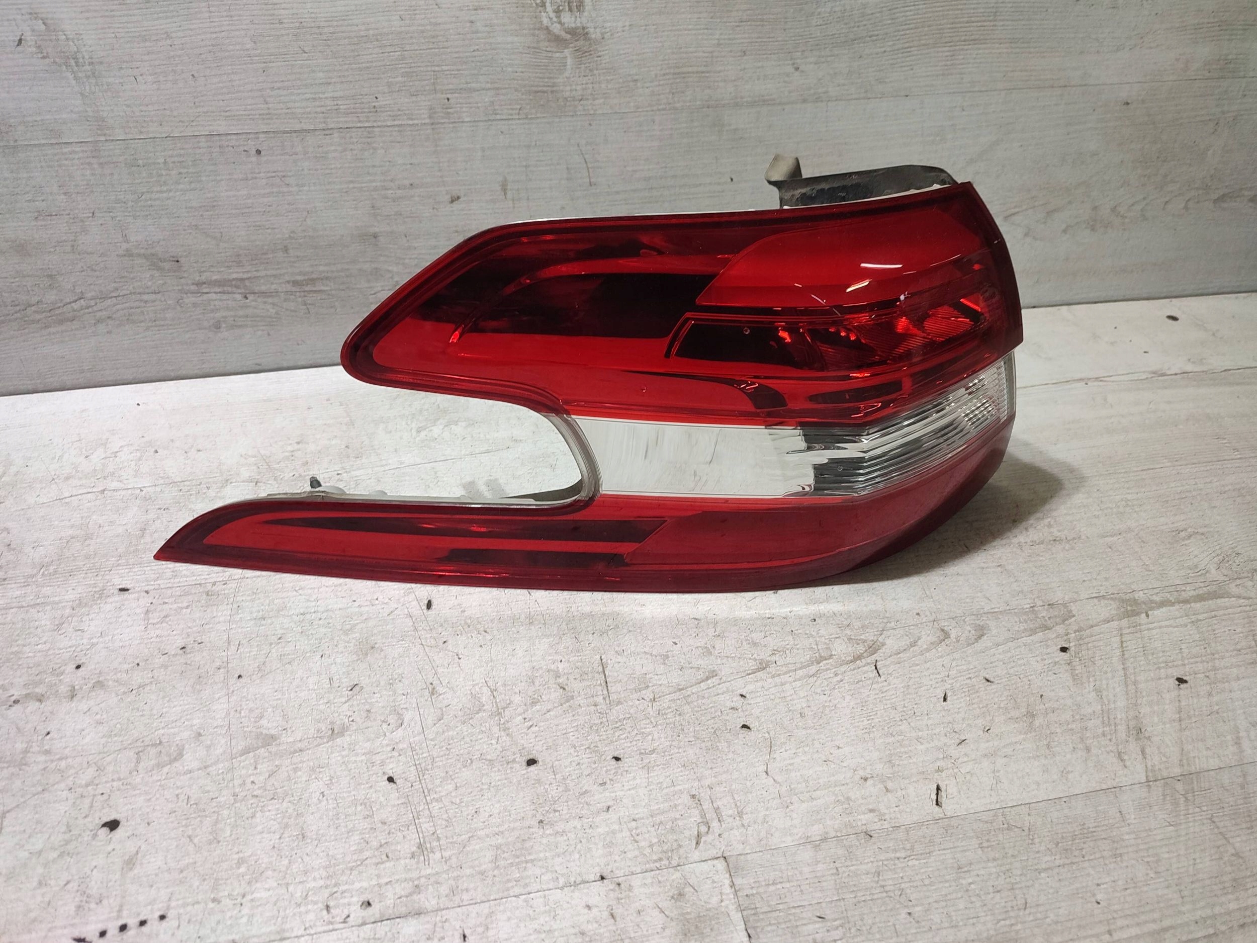 Peugeot 308 2019 light rear part side left