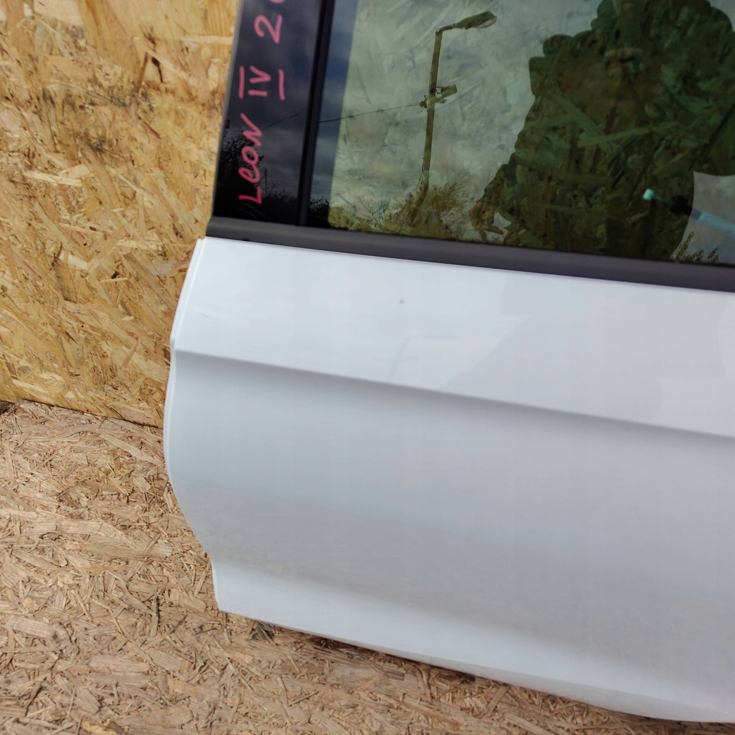 door rear. rear part side left Seat Leon IV HB BIALY