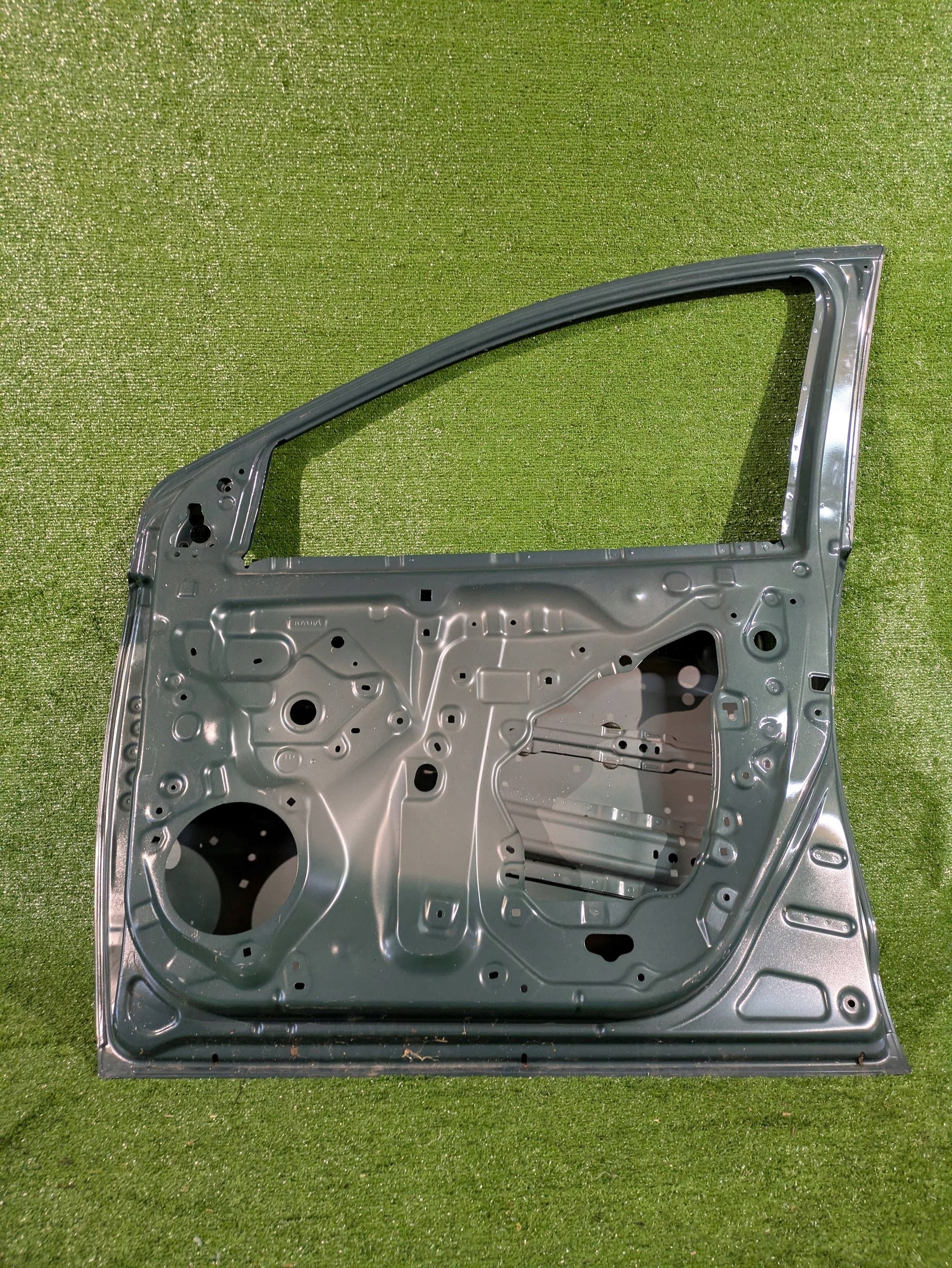 door front right right front TOYOTA YARIS IV NR.3781