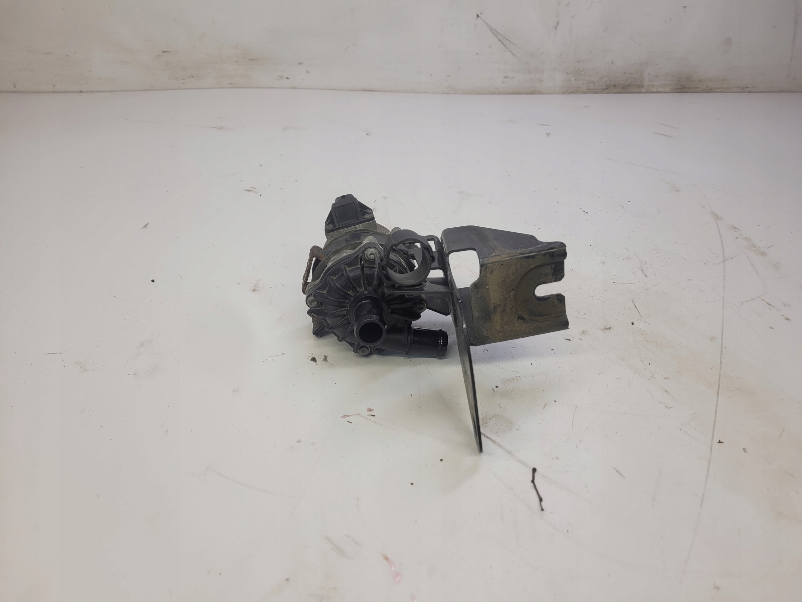 supplementary water pump AUDI A6 C6 3.0 TFSI 4F0965567