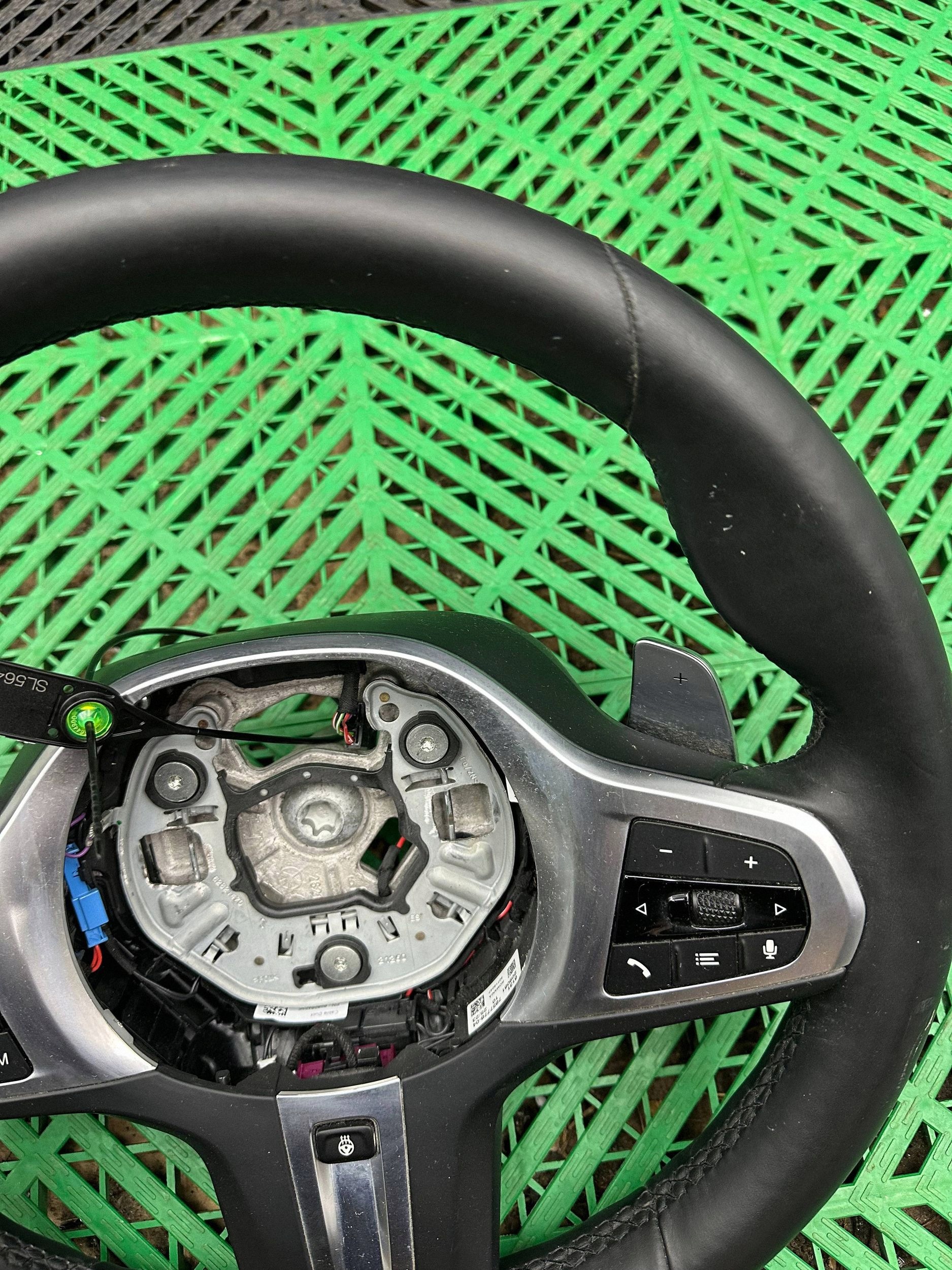 steering wheel, BMW 2 F44 5A640A9